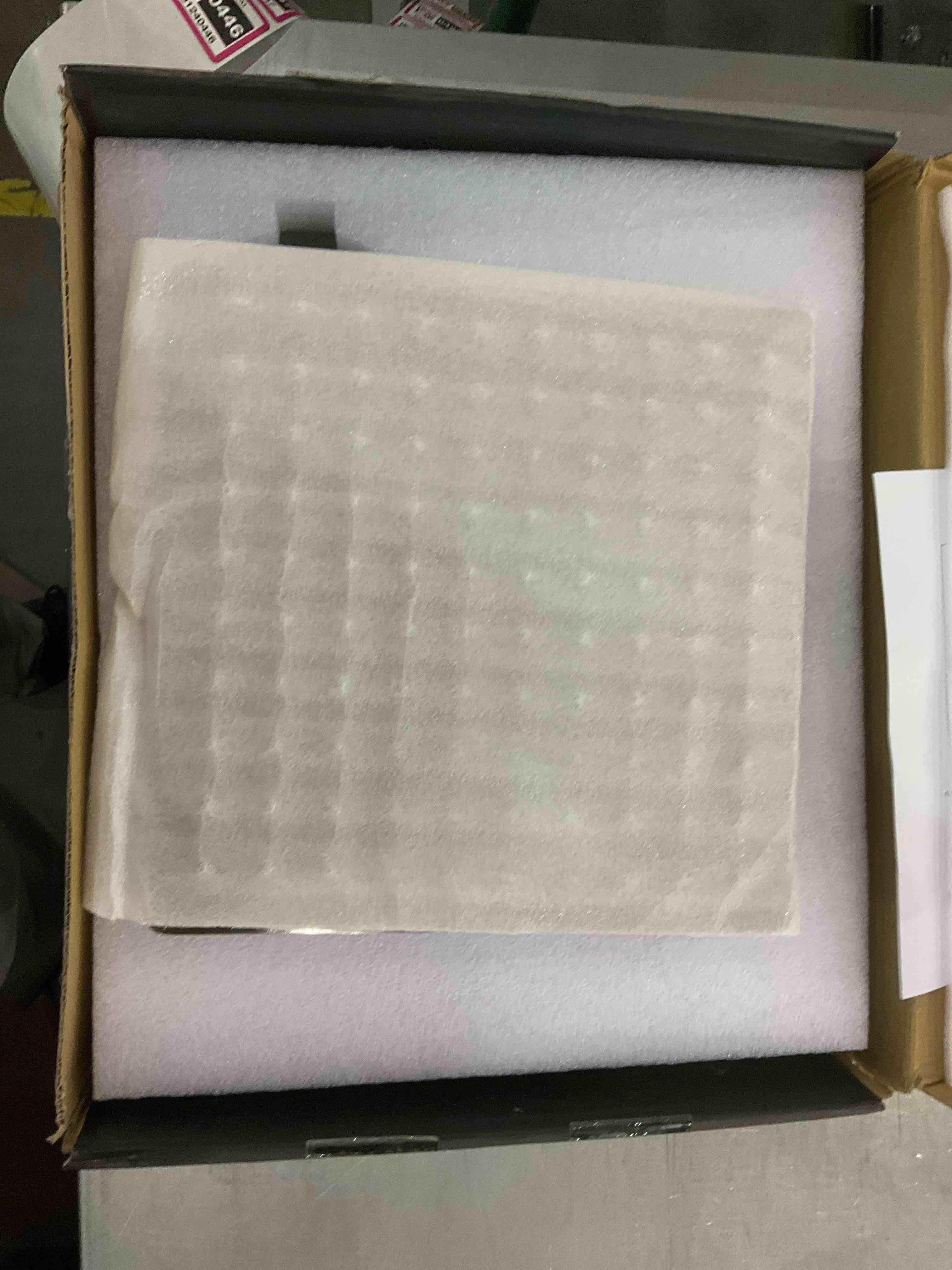 https://s3.amazonaws.com/lotting-images-prod/BargainHunt/EXS01240446_1709914019020.jpeg