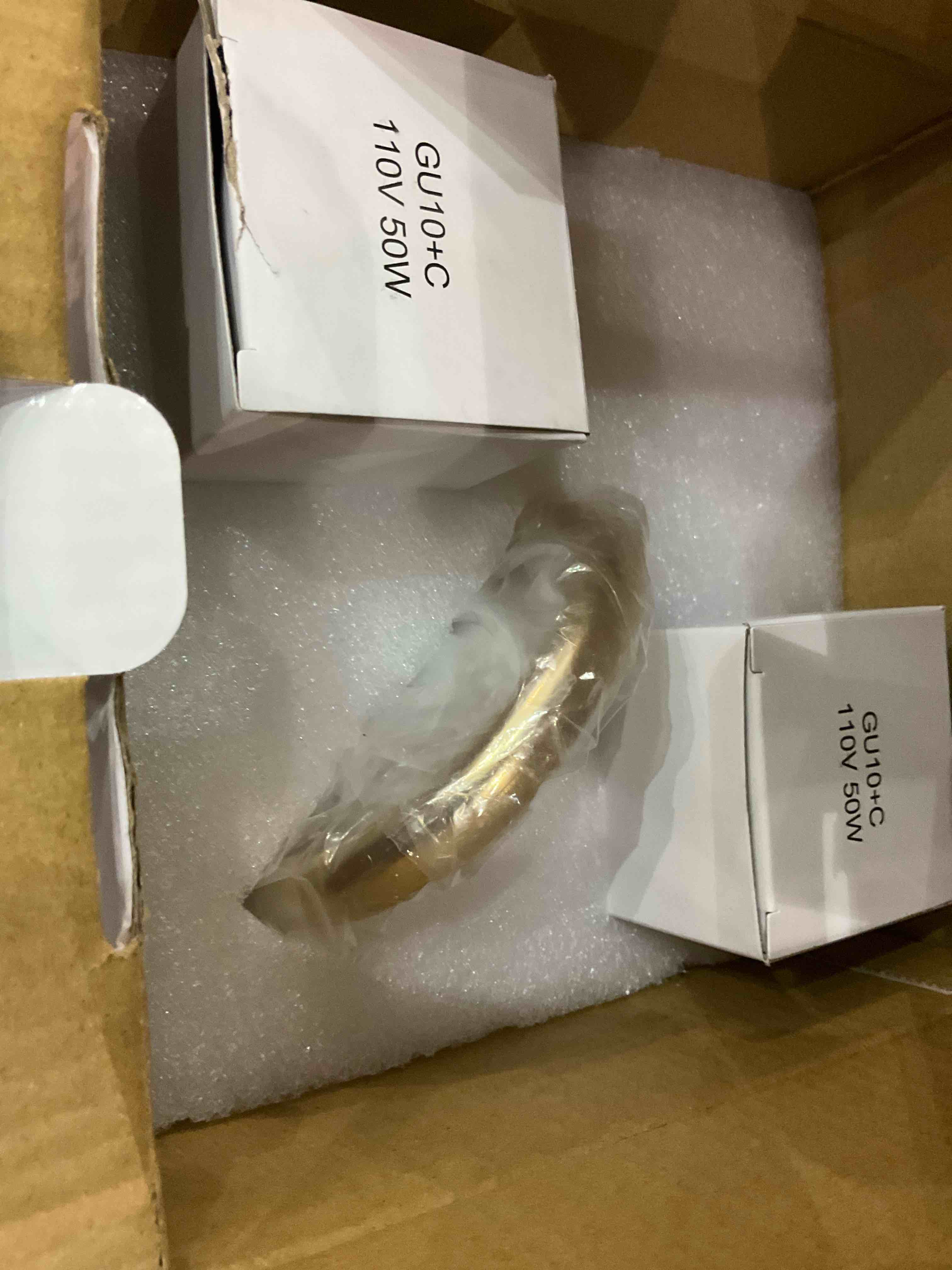 https://s3.amazonaws.com/lotting-images-prod/BargainHunt/EXS01240589_1711462704913.jpeg