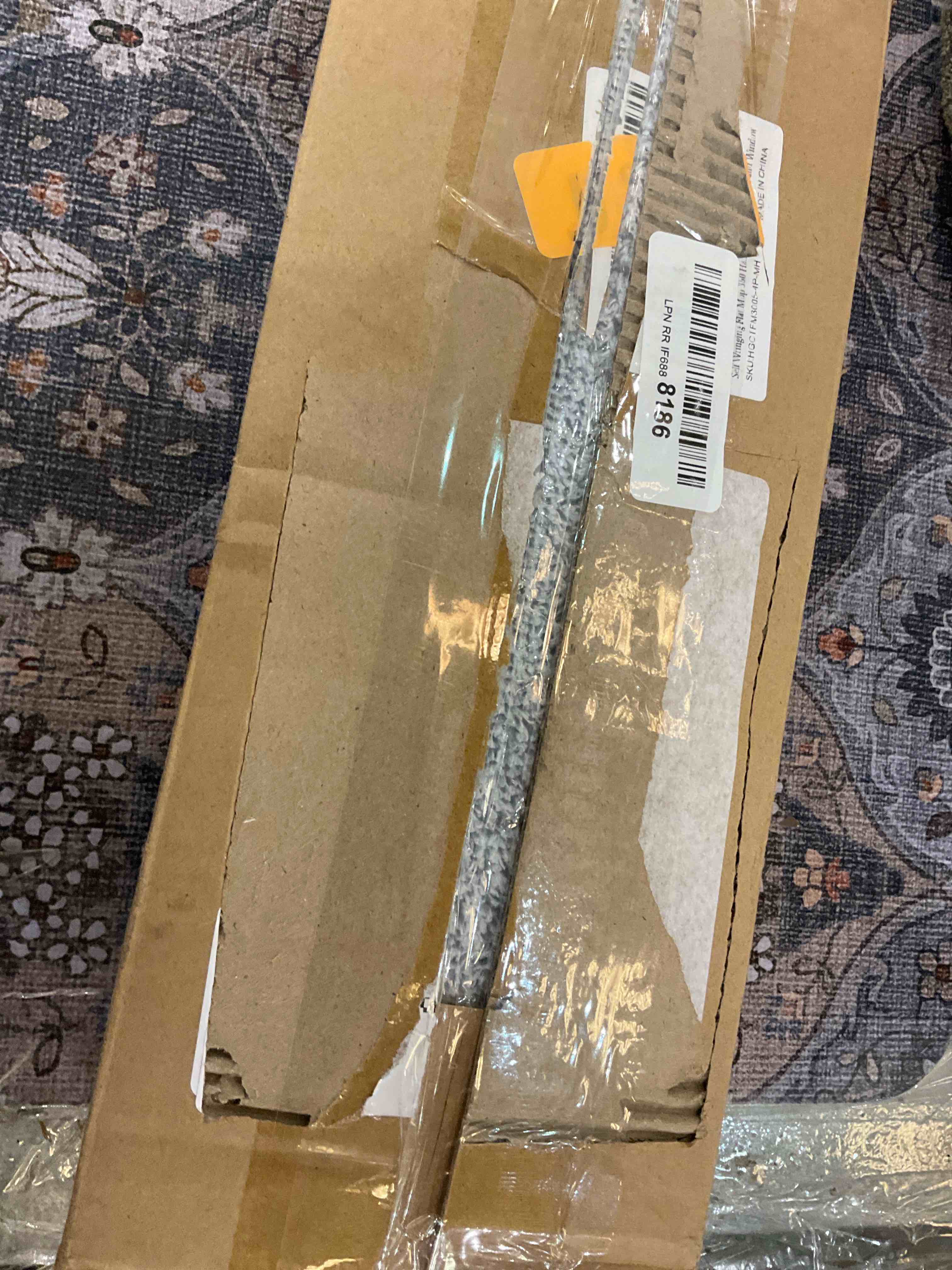 https://s3.amazonaws.com/lotting-images-prod/BargainHunt/EXS01240934_1711565645558.jpeg
