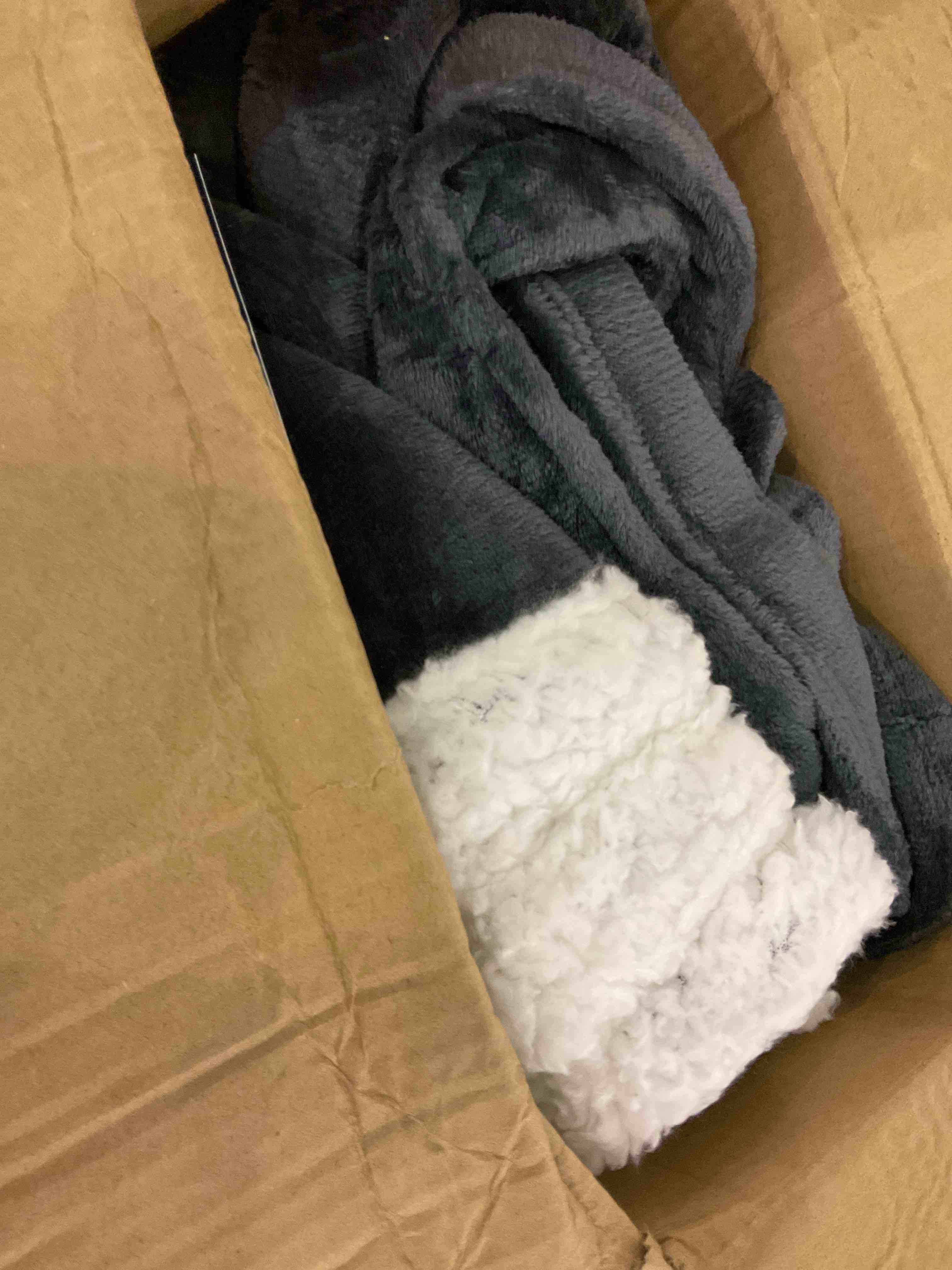 BEDSURE Oversized Wearable Blanket Hoodie, Long Sherpa Fleece Blanket Sweatshirt as Gifts for Men, with Warm Big Hood for Christmas, Side Split and Belt, Charcoal, Oversize
