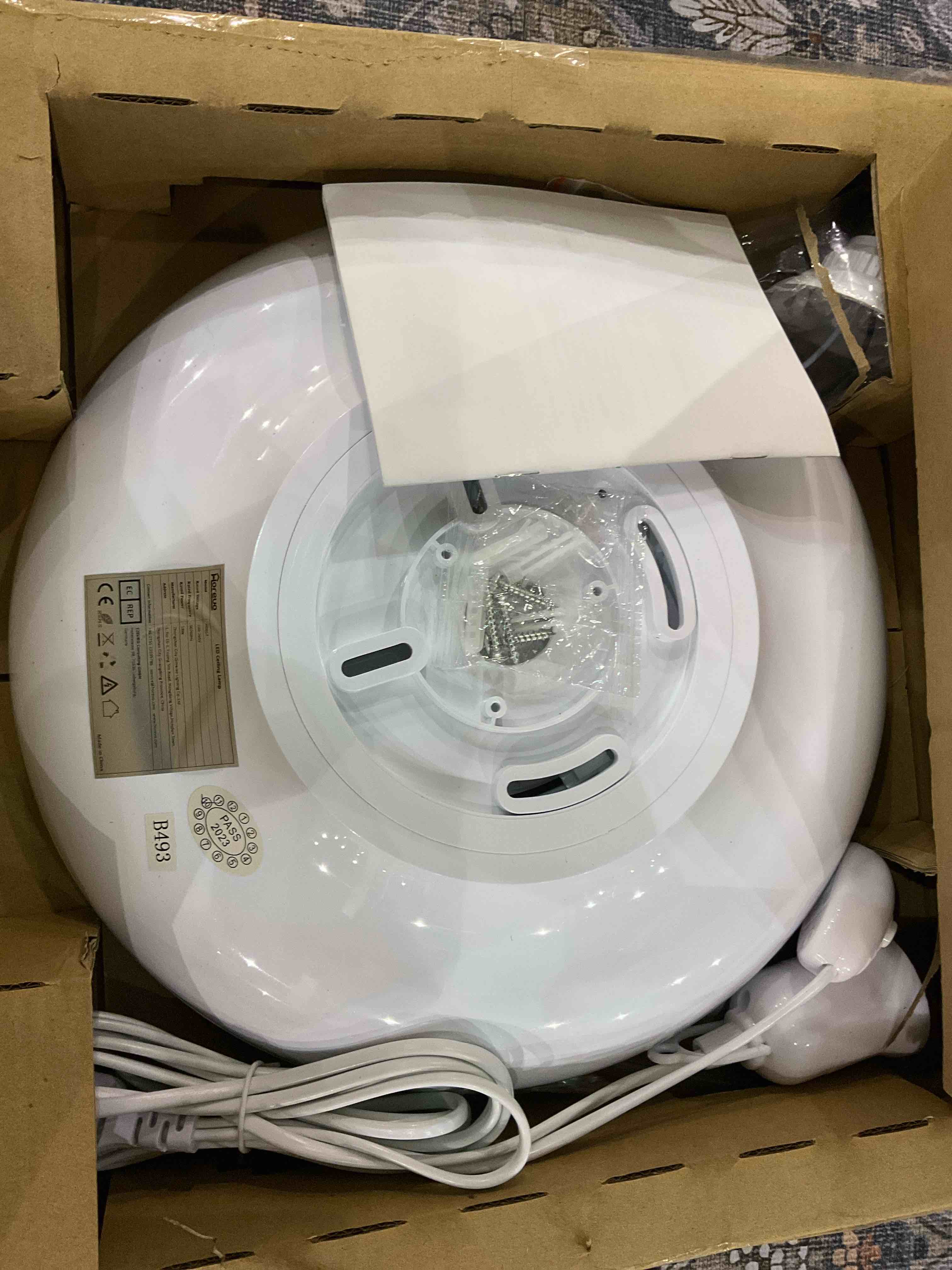 https://s3.amazonaws.com/lotting-images-prod/BargainHunt/EXS01240986_1711626736415.jpeg