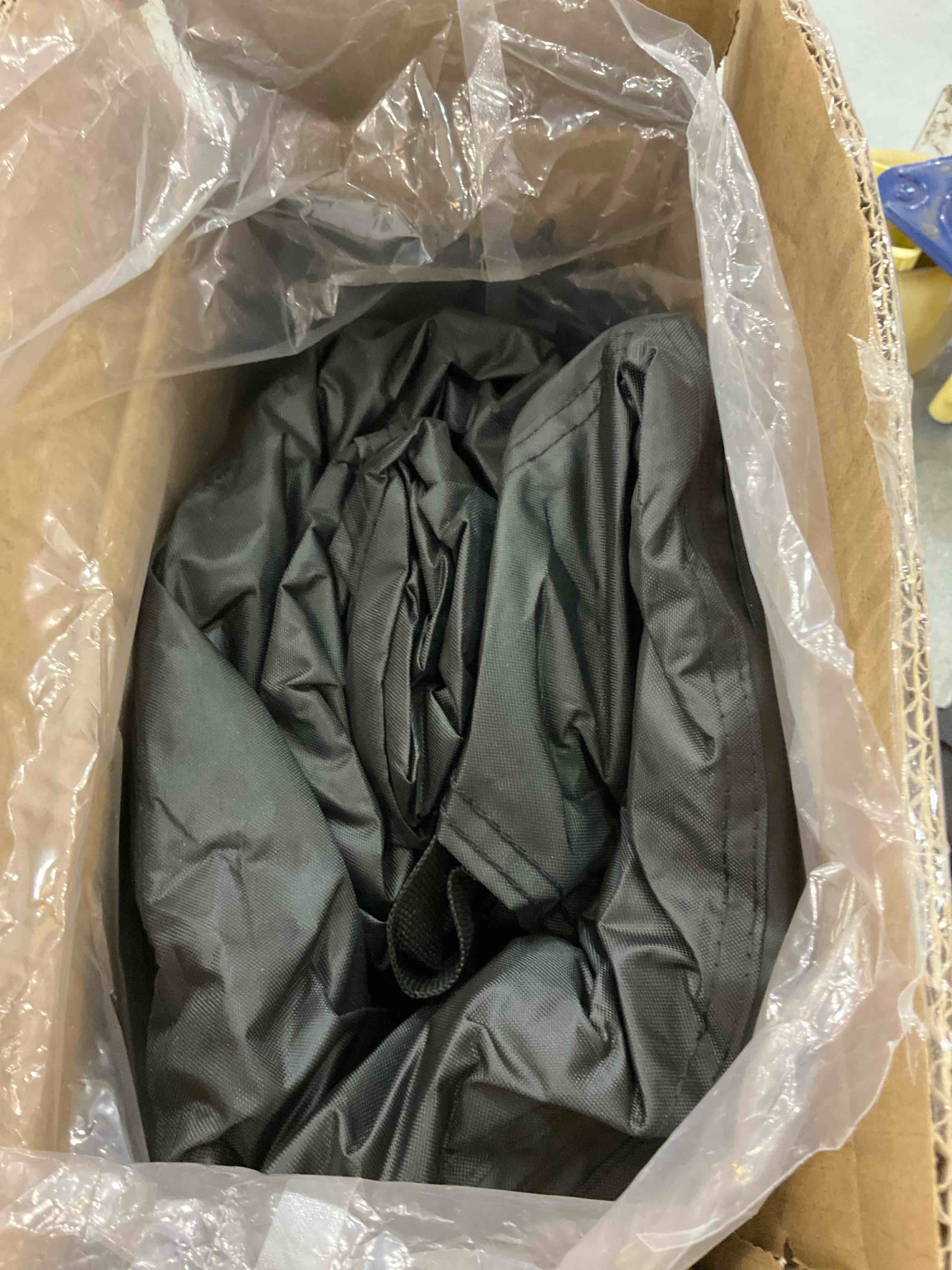 https://s3.amazonaws.com/lotting-images-prod/BargainHunt/EXS01241098_1710862896319.jpeg