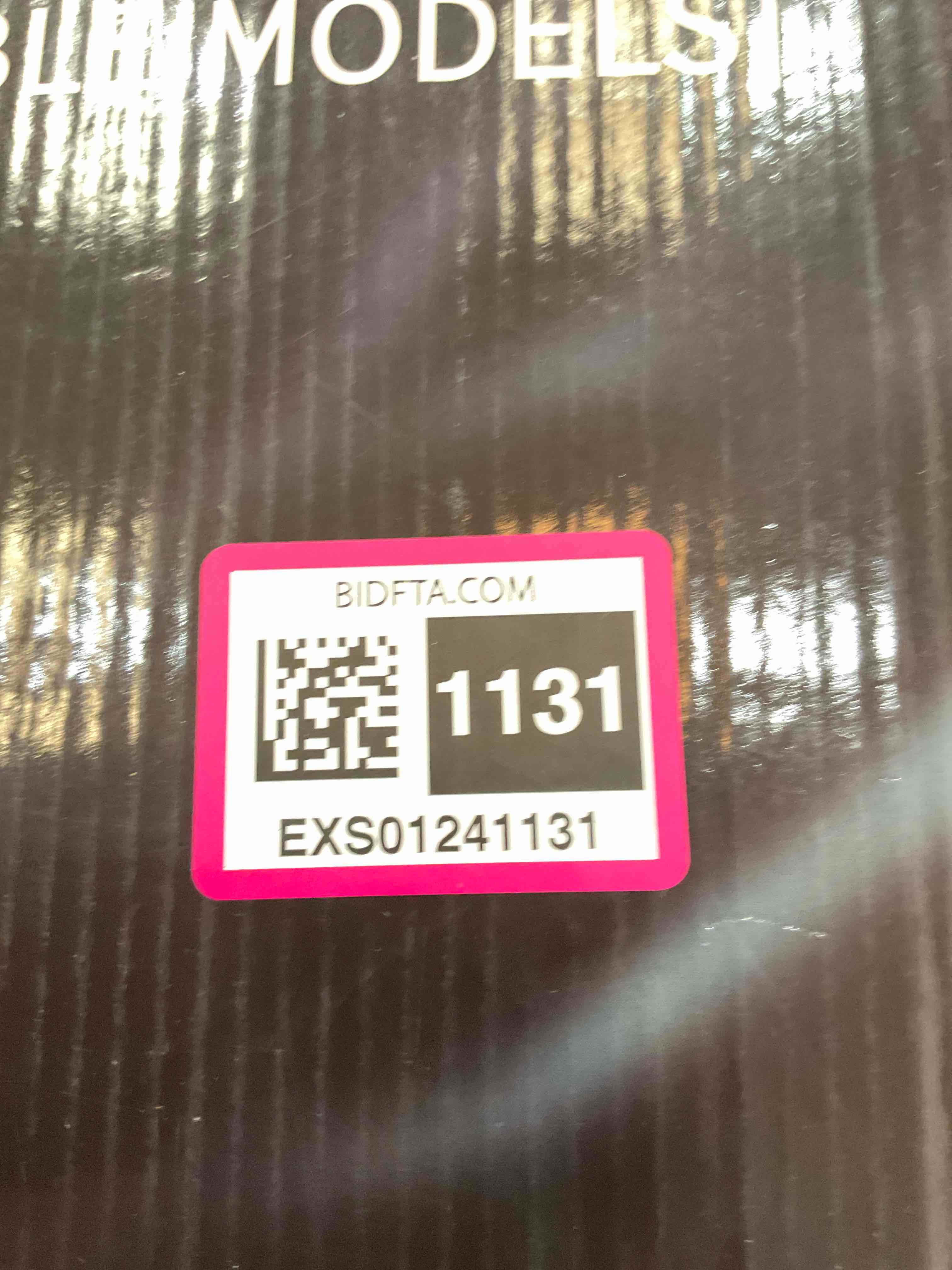 https://s3.amazonaws.com/lotting-images-prod/BargainHunt/EXS01241131_1710869275615.jpeg
