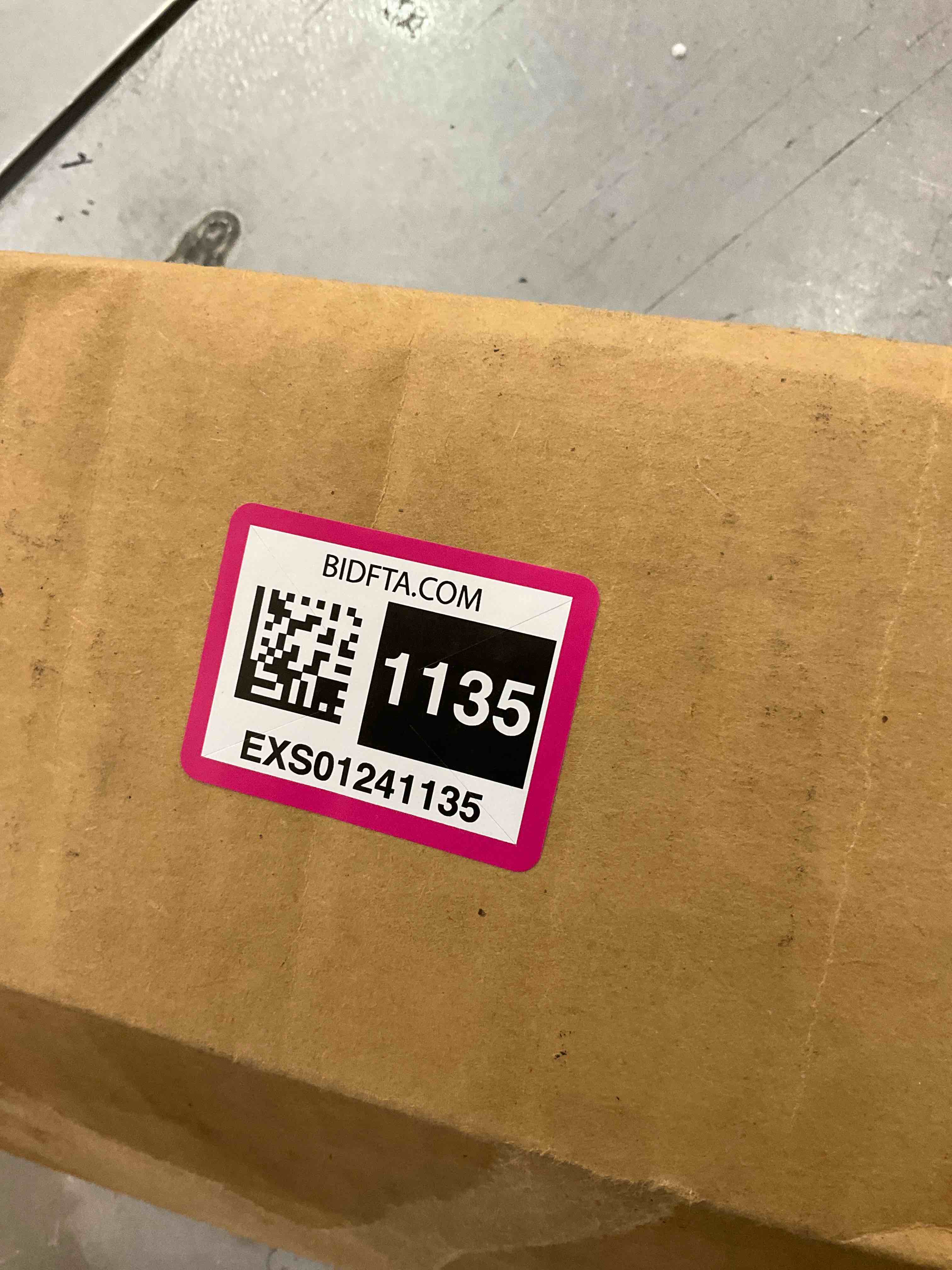 https://s3.amazonaws.com/lotting-images-prod/BargainHunt/EXS01241135_1710870013691.jpeg