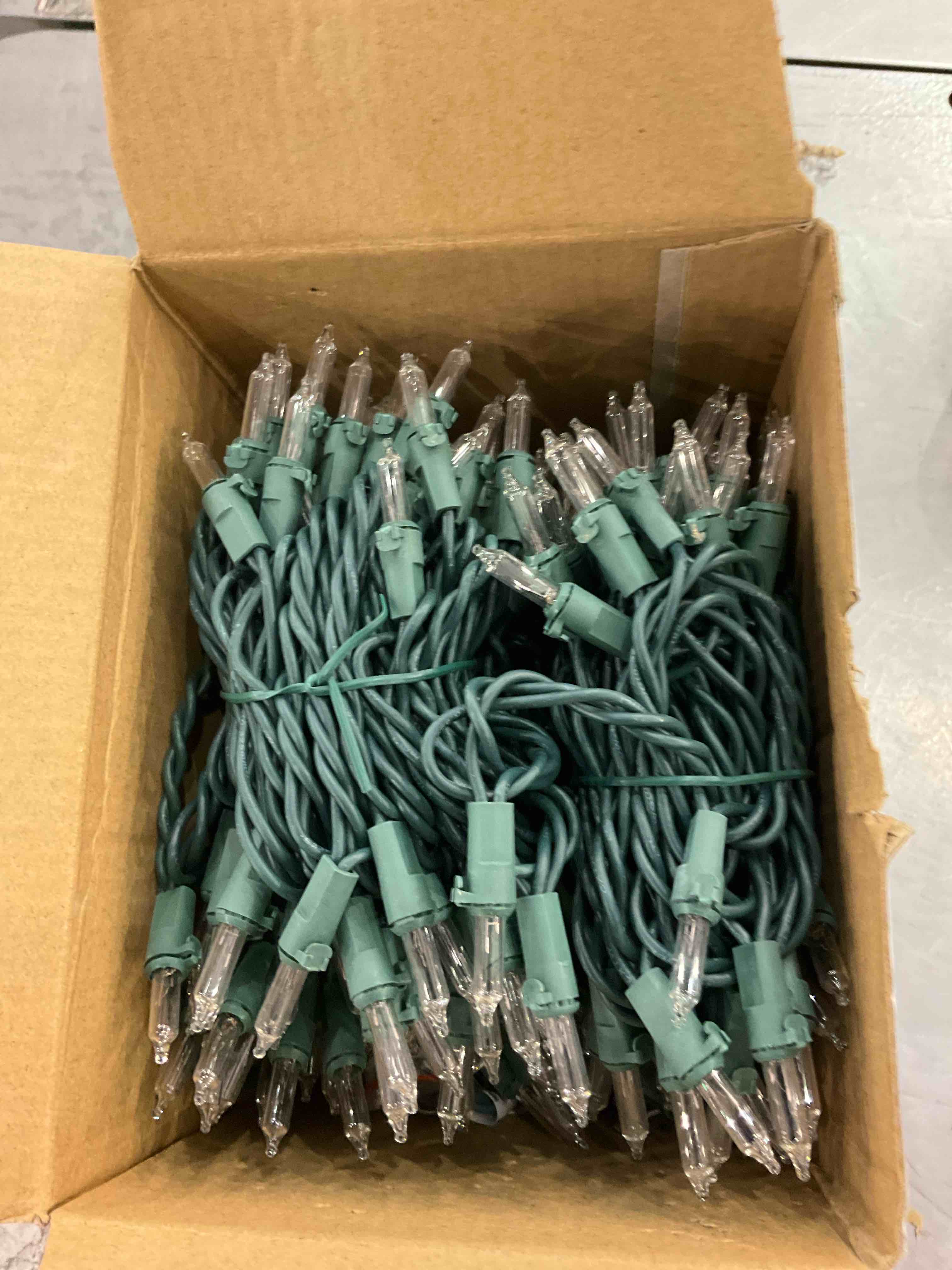 https://s3.amazonaws.com/lotting-images-prod/BargainHunt/EXS01241240_1711107585517.jpeg