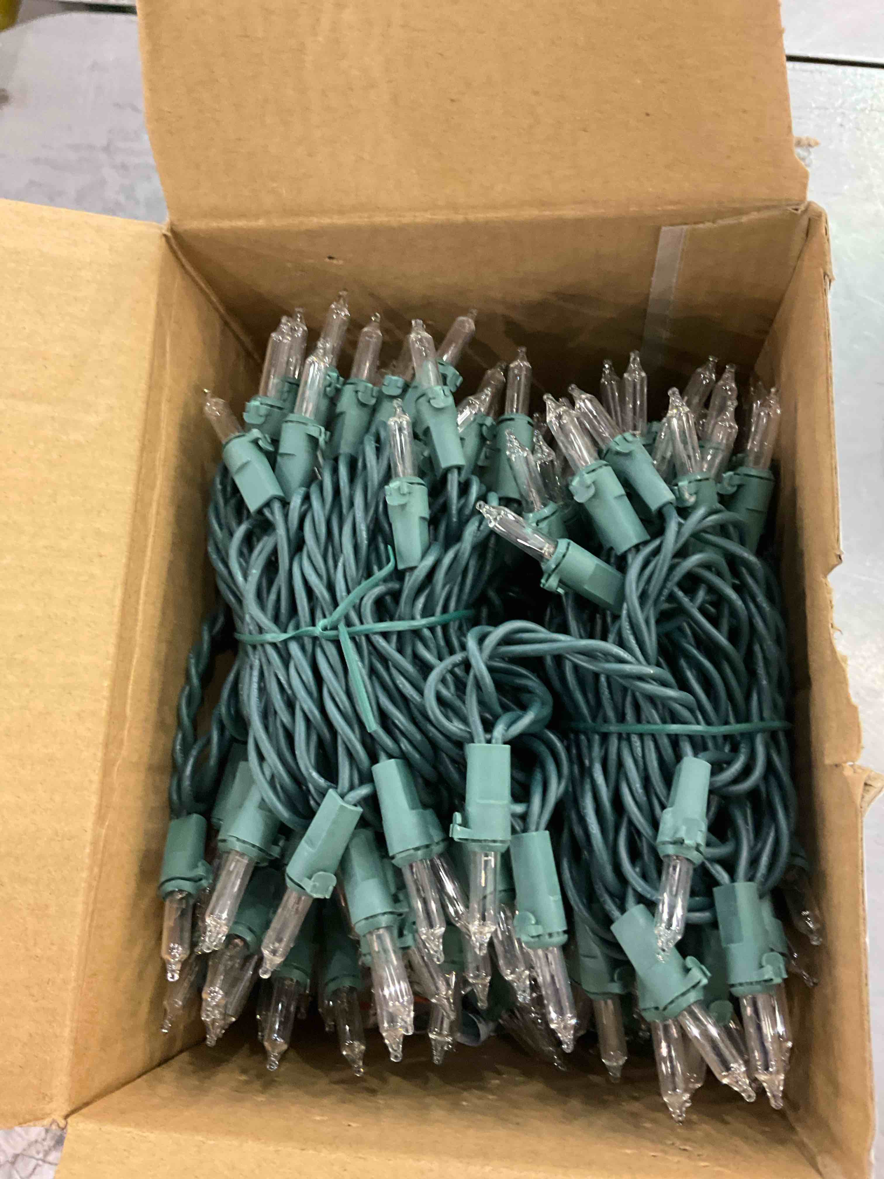 https://s3.amazonaws.com/lotting-images-prod/BargainHunt/EXS01241240_1711107586337.jpeg