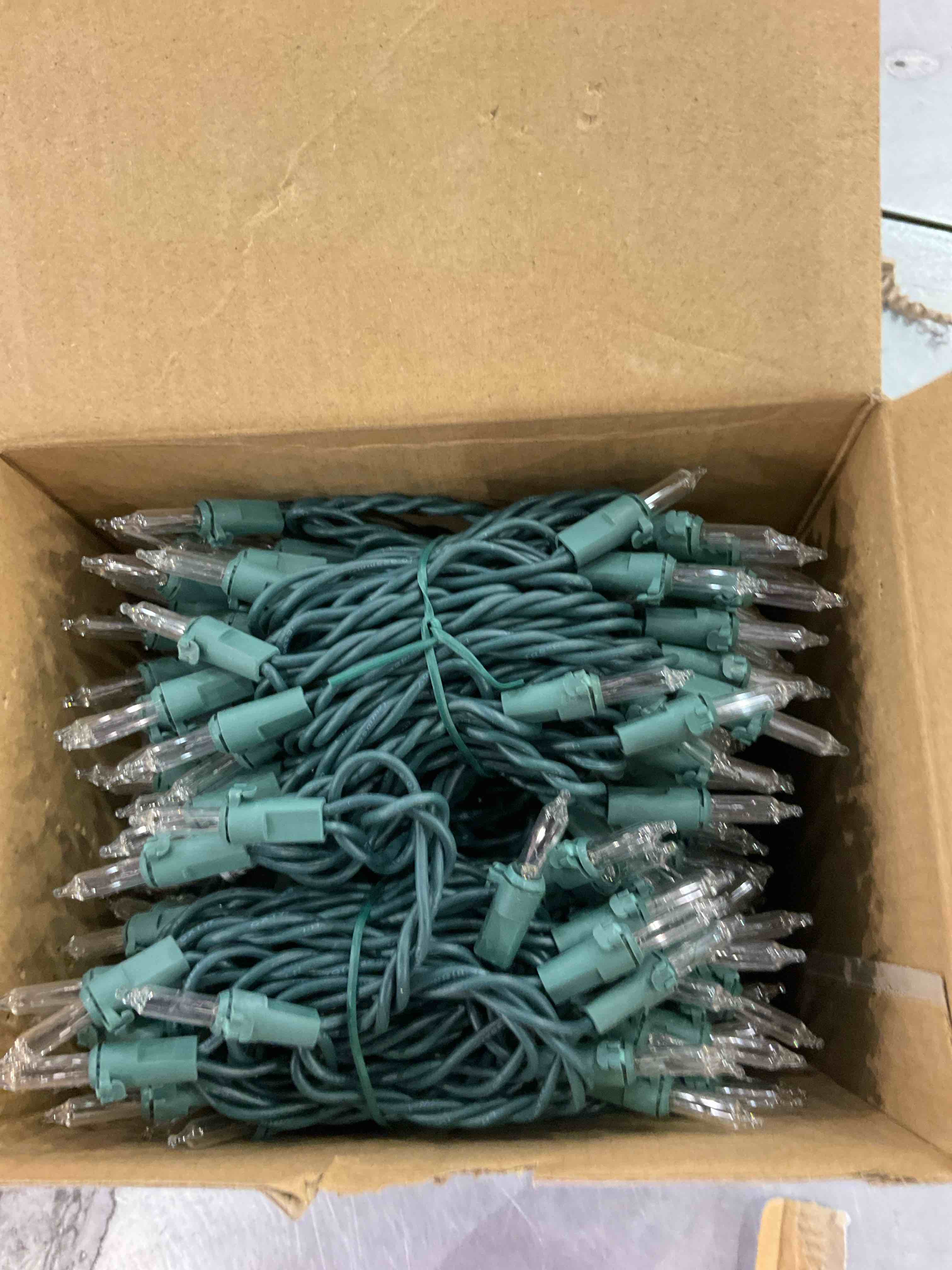 https://s3.amazonaws.com/lotting-images-prod/BargainHunt/EXS01241240_1711107592037.jpeg