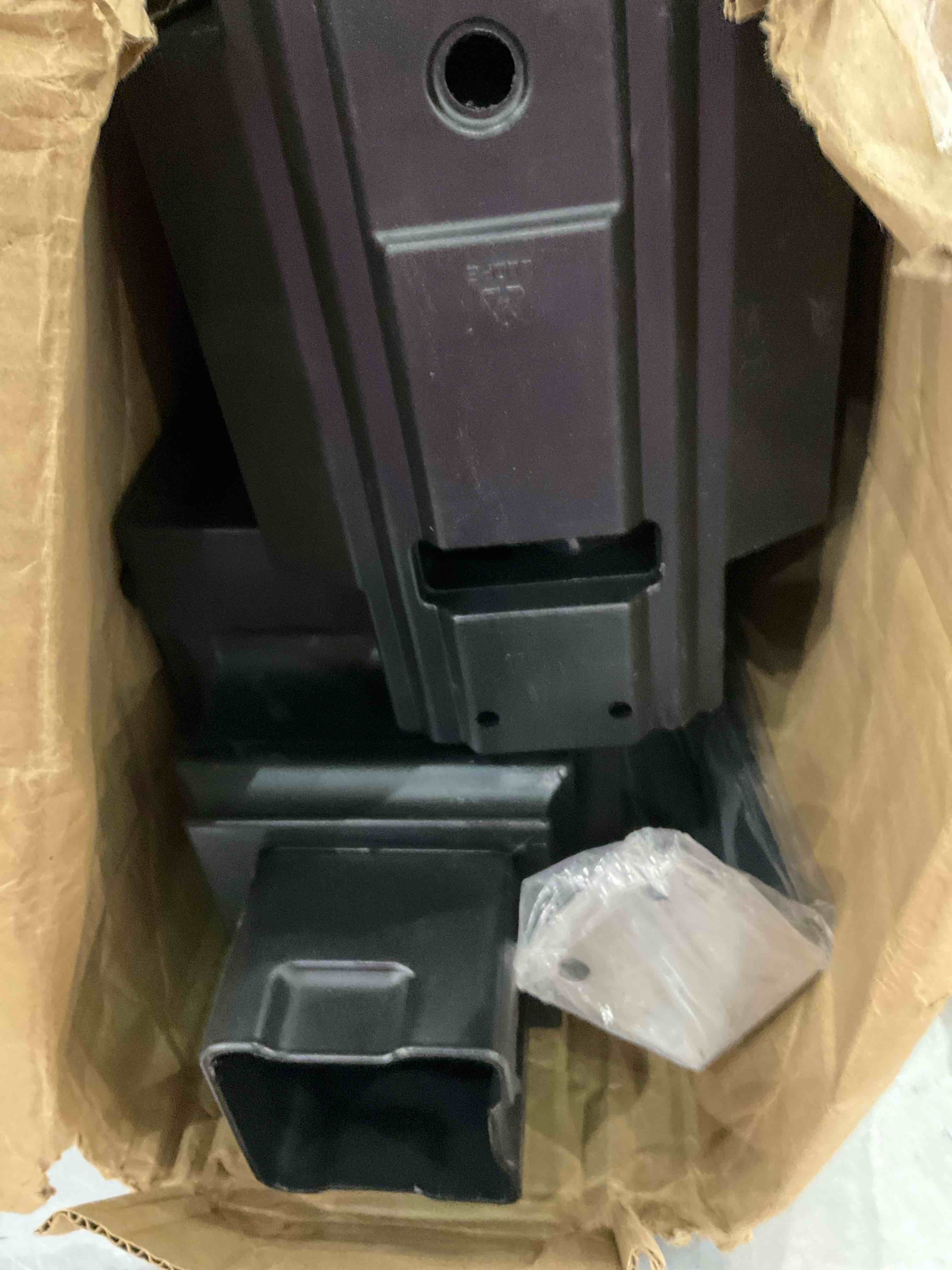 https://s3.amazonaws.com/lotting-images-prod/BargainHunt/EXS01241261_1711111472675.jpeg