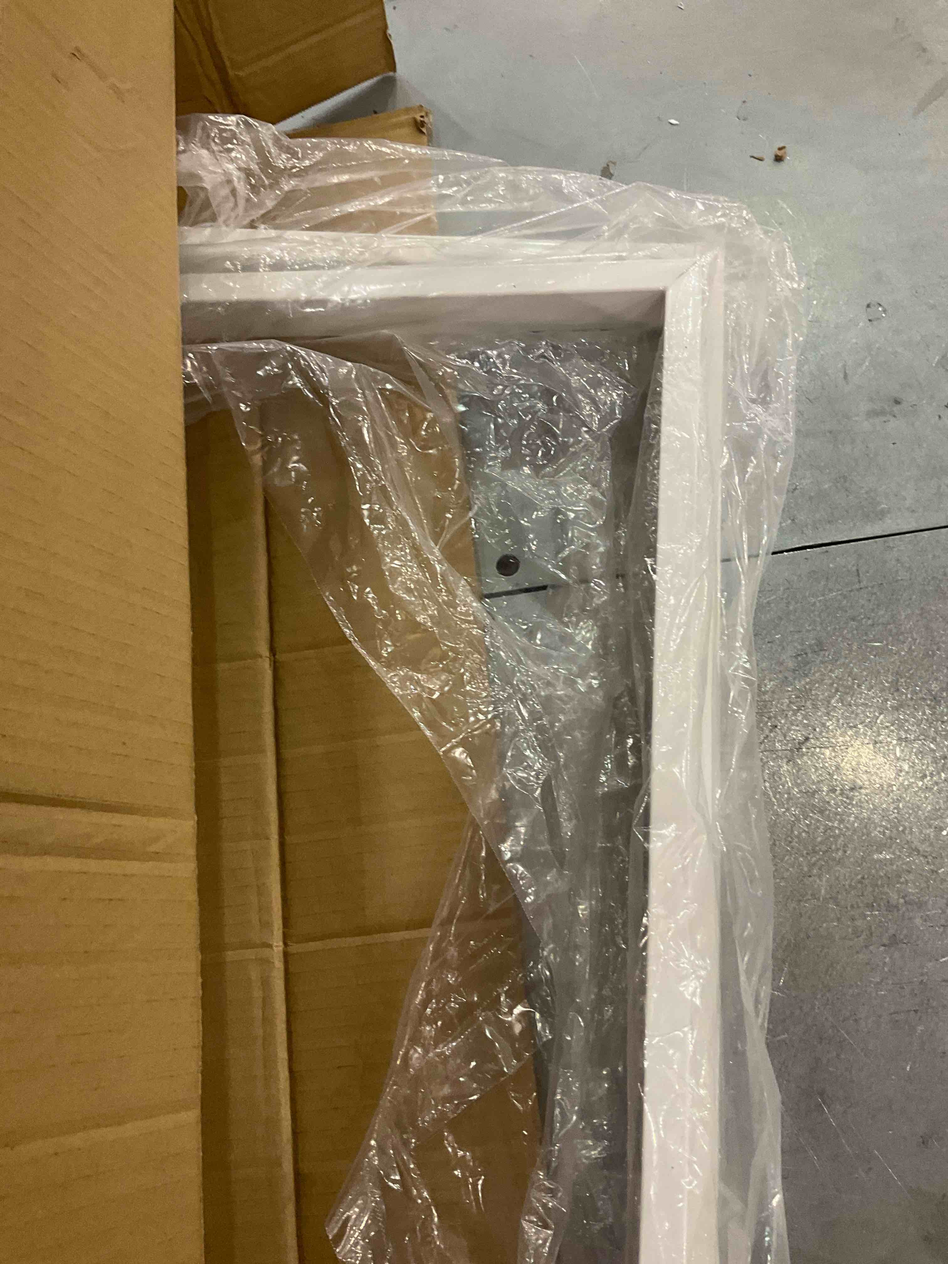 https://s3.amazonaws.com/lotting-images-prod/BargainHunt/EXS01241272_1711115307150.jpeg