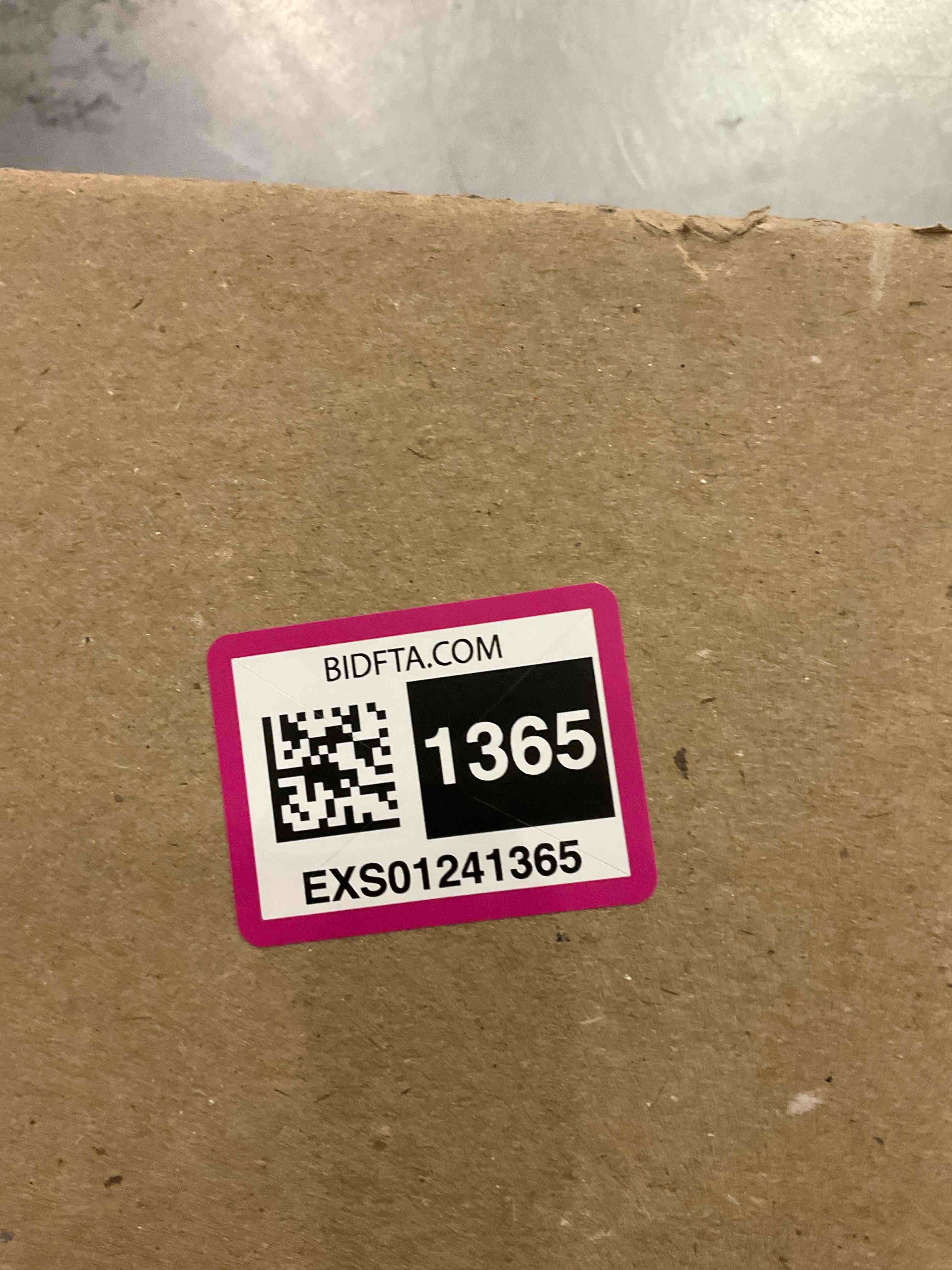 https://s3.amazonaws.com/lotting-images-prod/BargainHunt/EXS01241365_1711367884317.jpeg