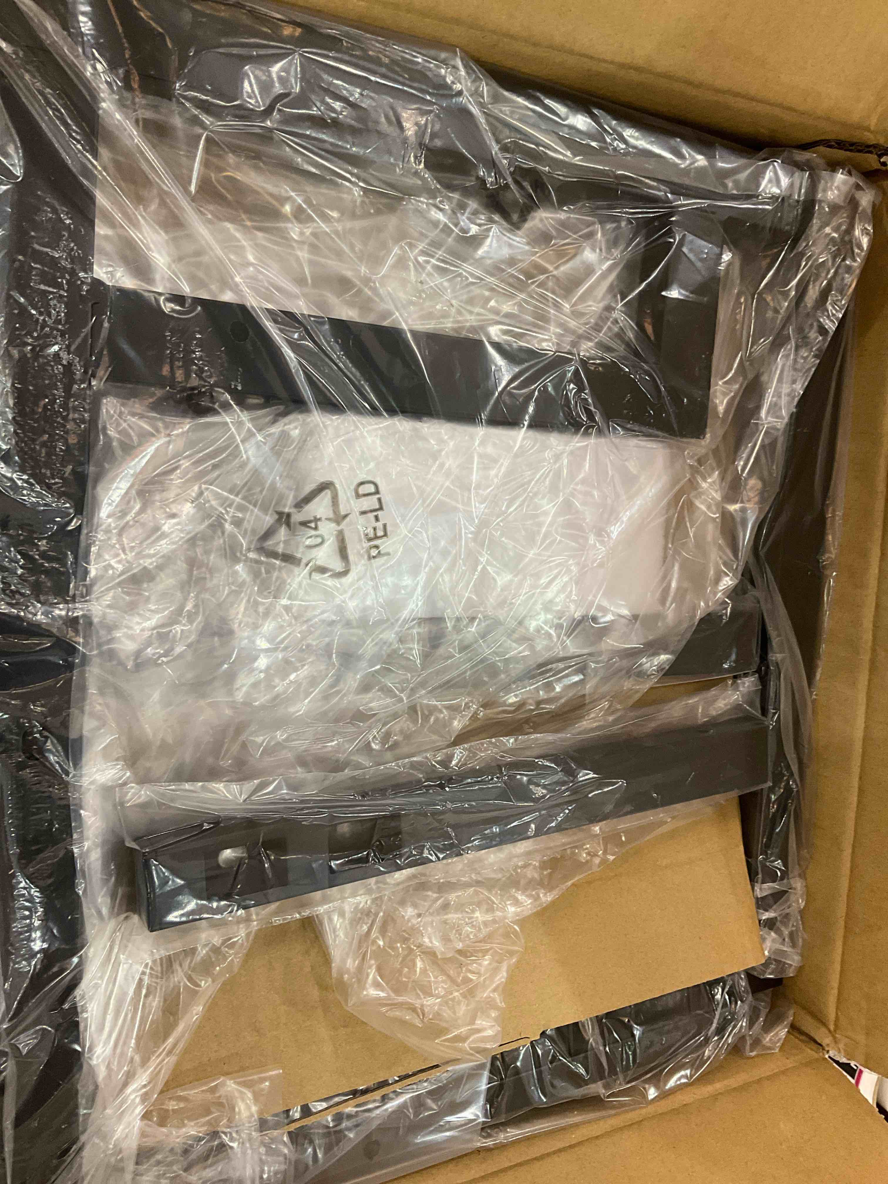 https://s3.amazonaws.com/lotting-images-prod/BargainHunt/EXS01241564_1710949234997.jpeg