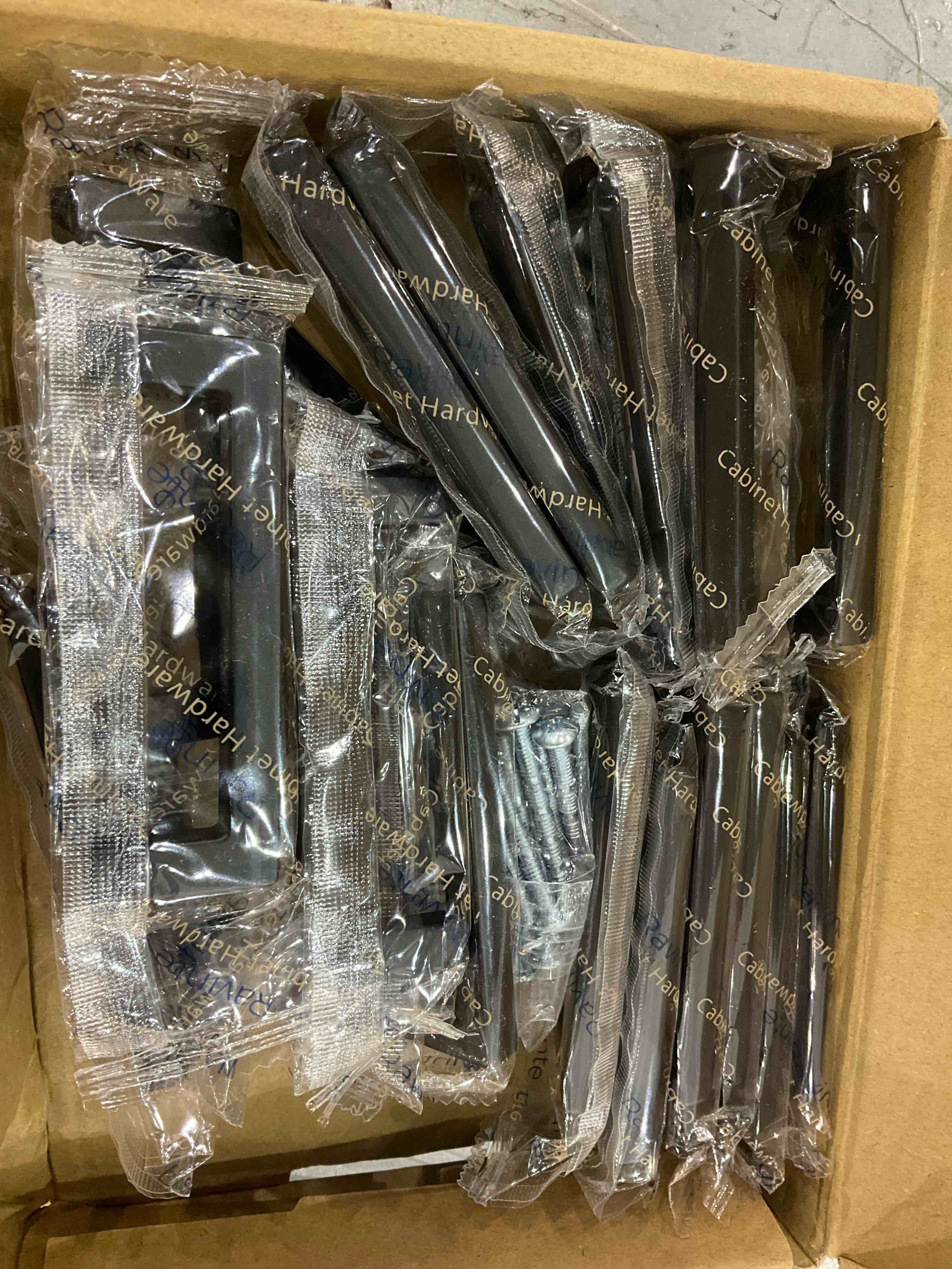 https://s3.amazonaws.com/lotting-images-prod/BargainHunt/EXS01241620_1711022494779.jpeg