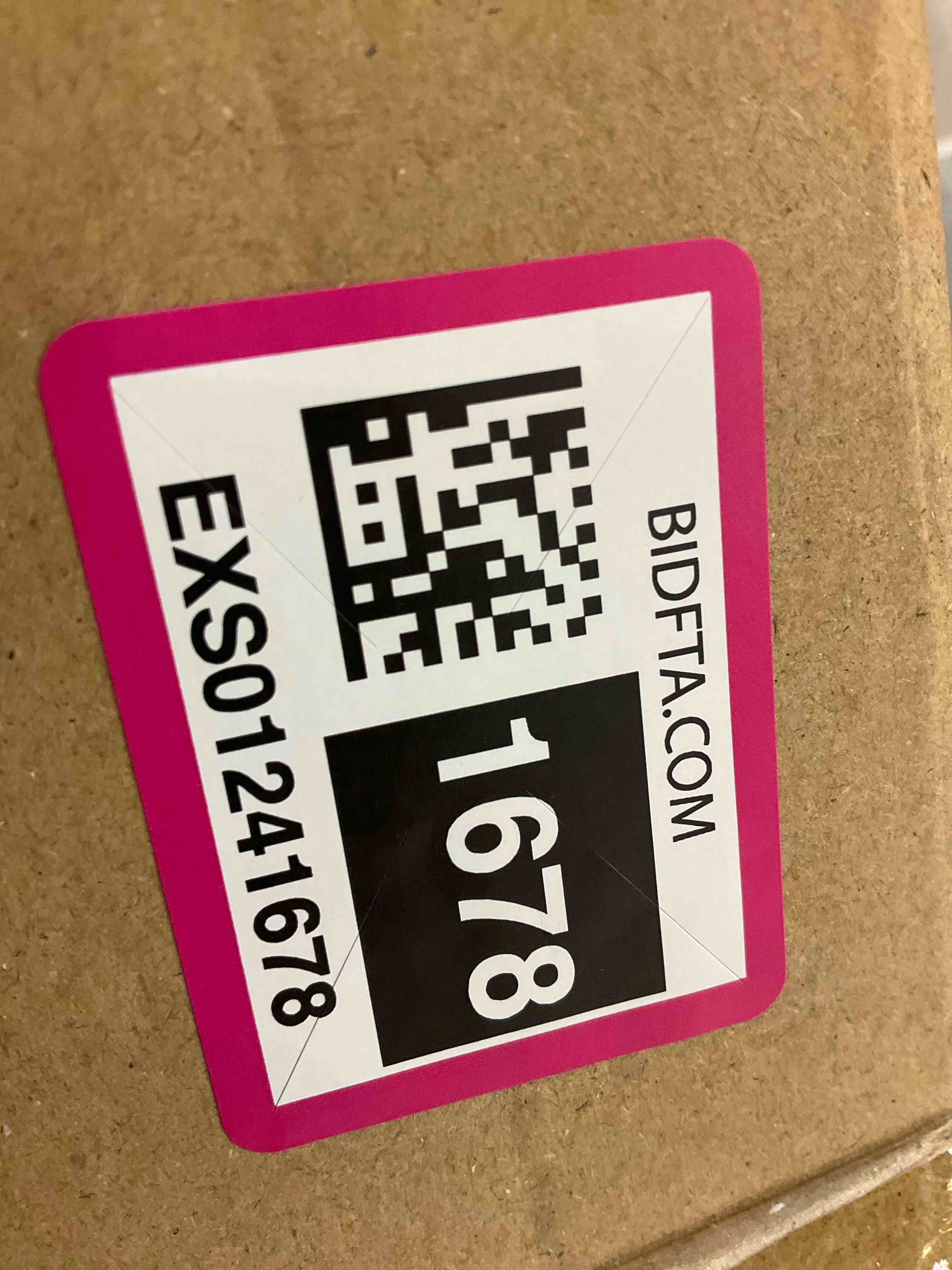 https://s3.amazonaws.com/lotting-images-prod/BargainHunt/EXS01241678_1711041139716.jpeg