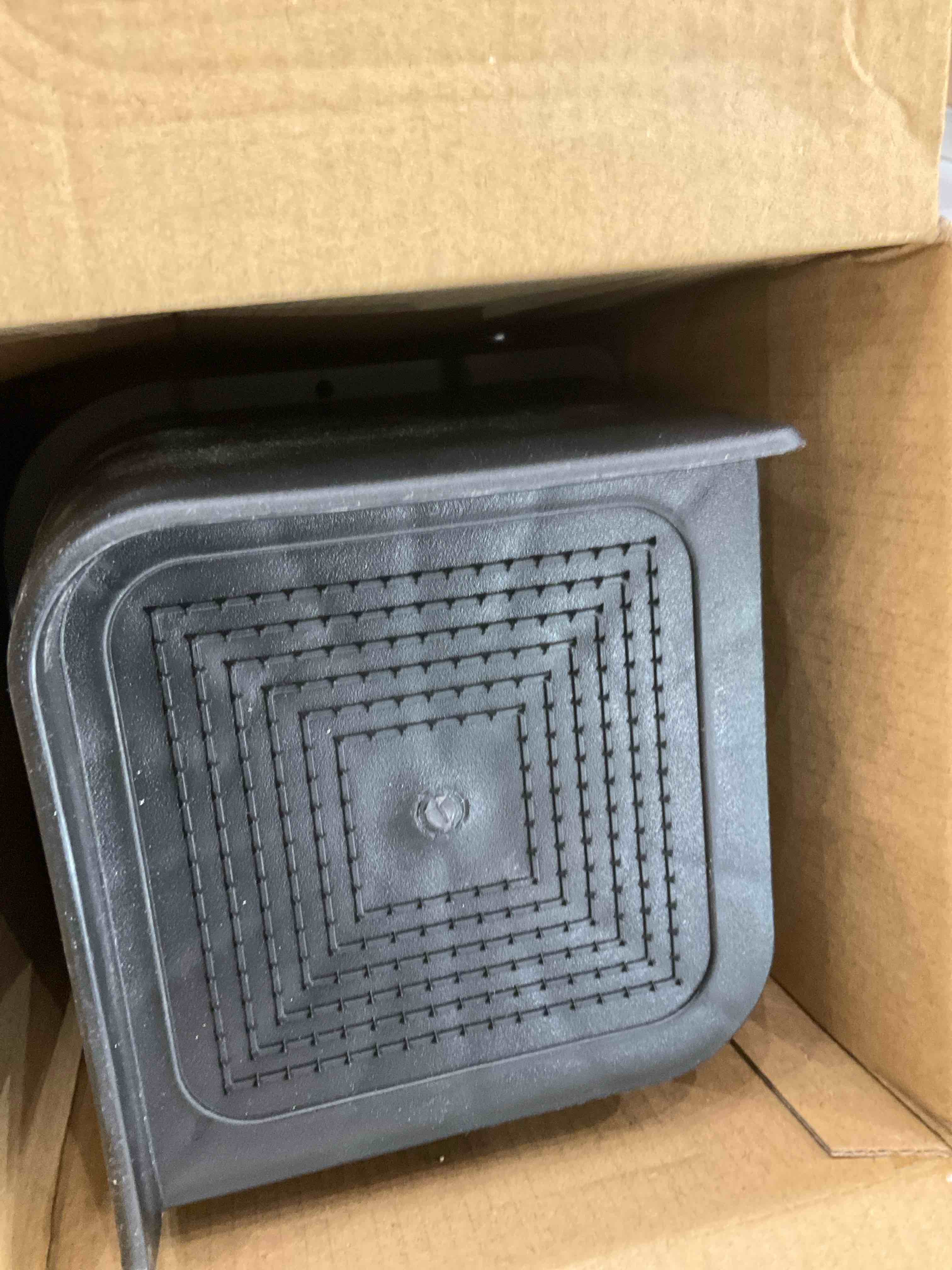 https://s3.amazonaws.com/lotting-images-prod/BargainHunt/EXS01241686_1711042741526.jpeg