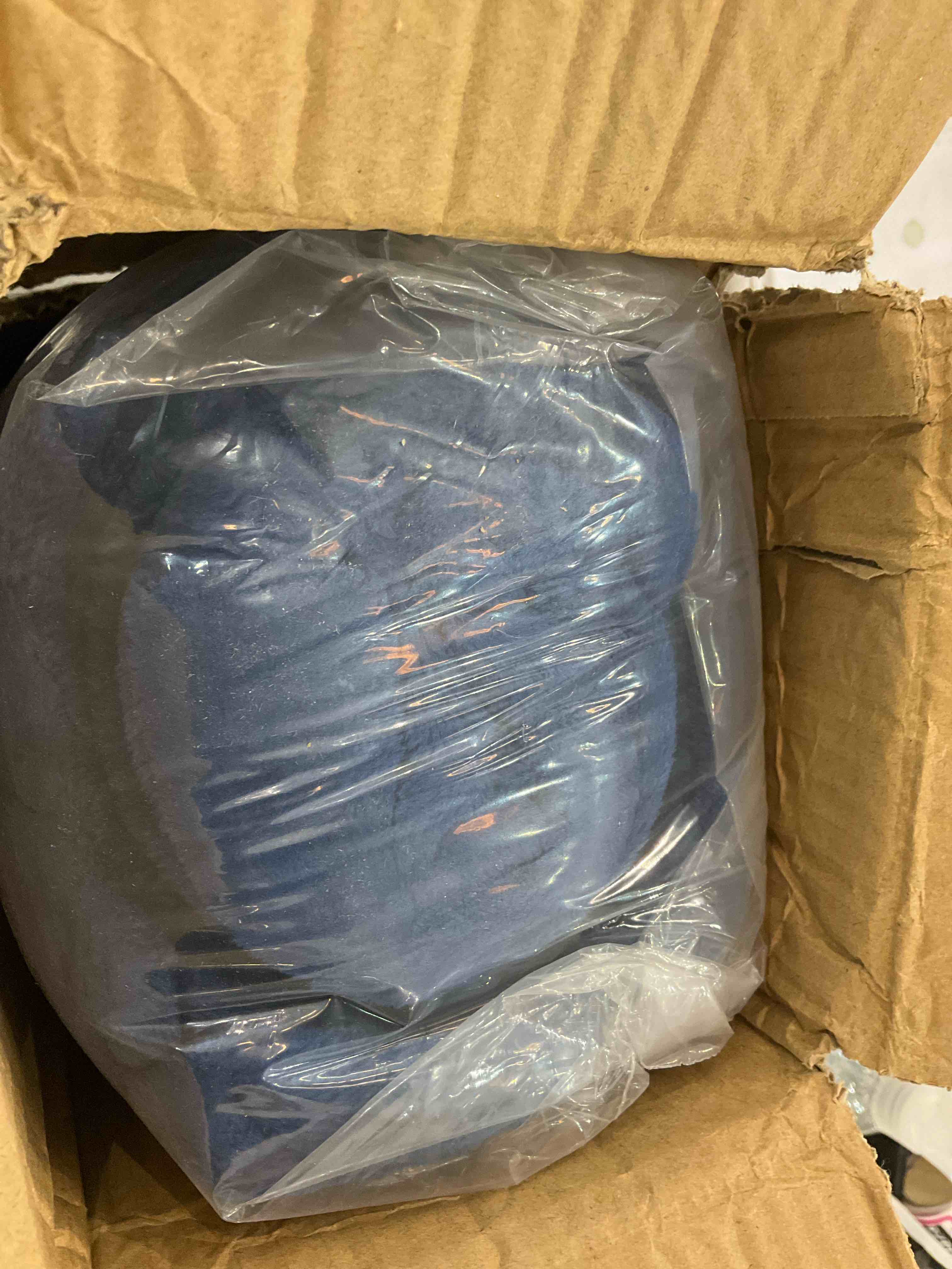 https://s3.amazonaws.com/lotting-images-prod/BargainHunt/EXS01241896_1711563959189.jpeg