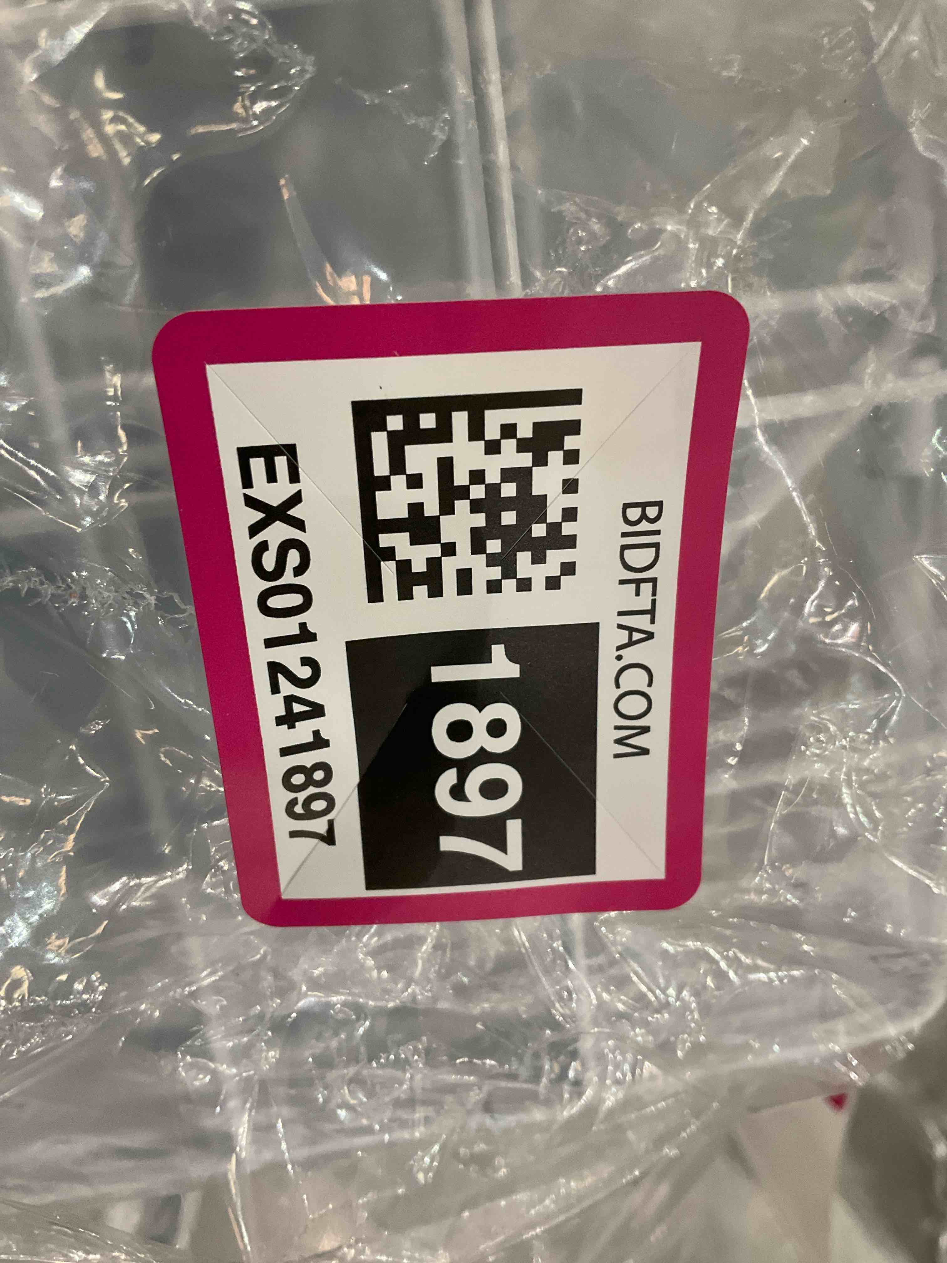 https://s3.amazonaws.com/lotting-images-prod/BargainHunt/EXS01241897_1711564181047.jpeg