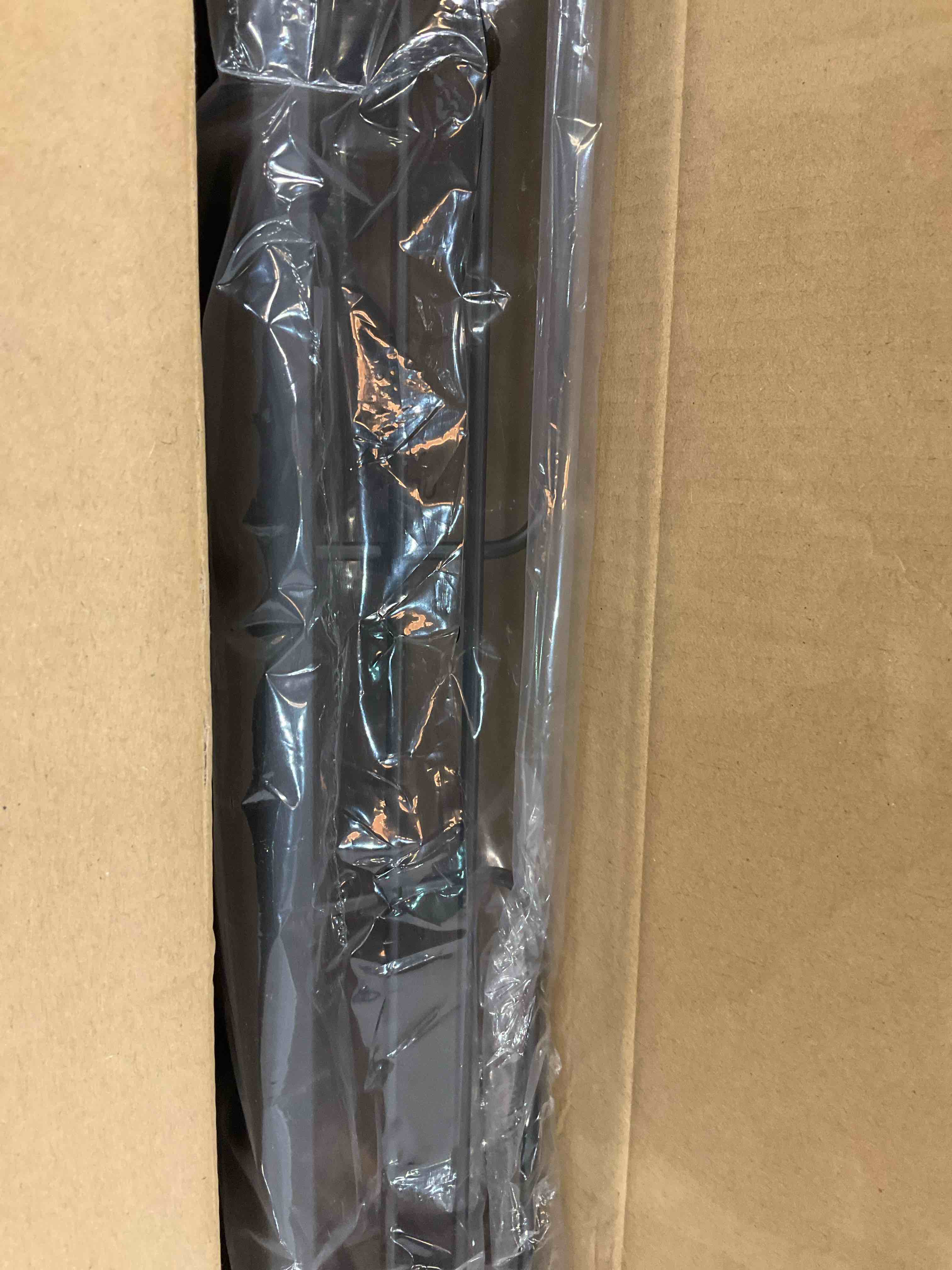 https://s3.amazonaws.com/lotting-images-prod/BargainHunt/EXS01241905_1711565060746.jpeg
