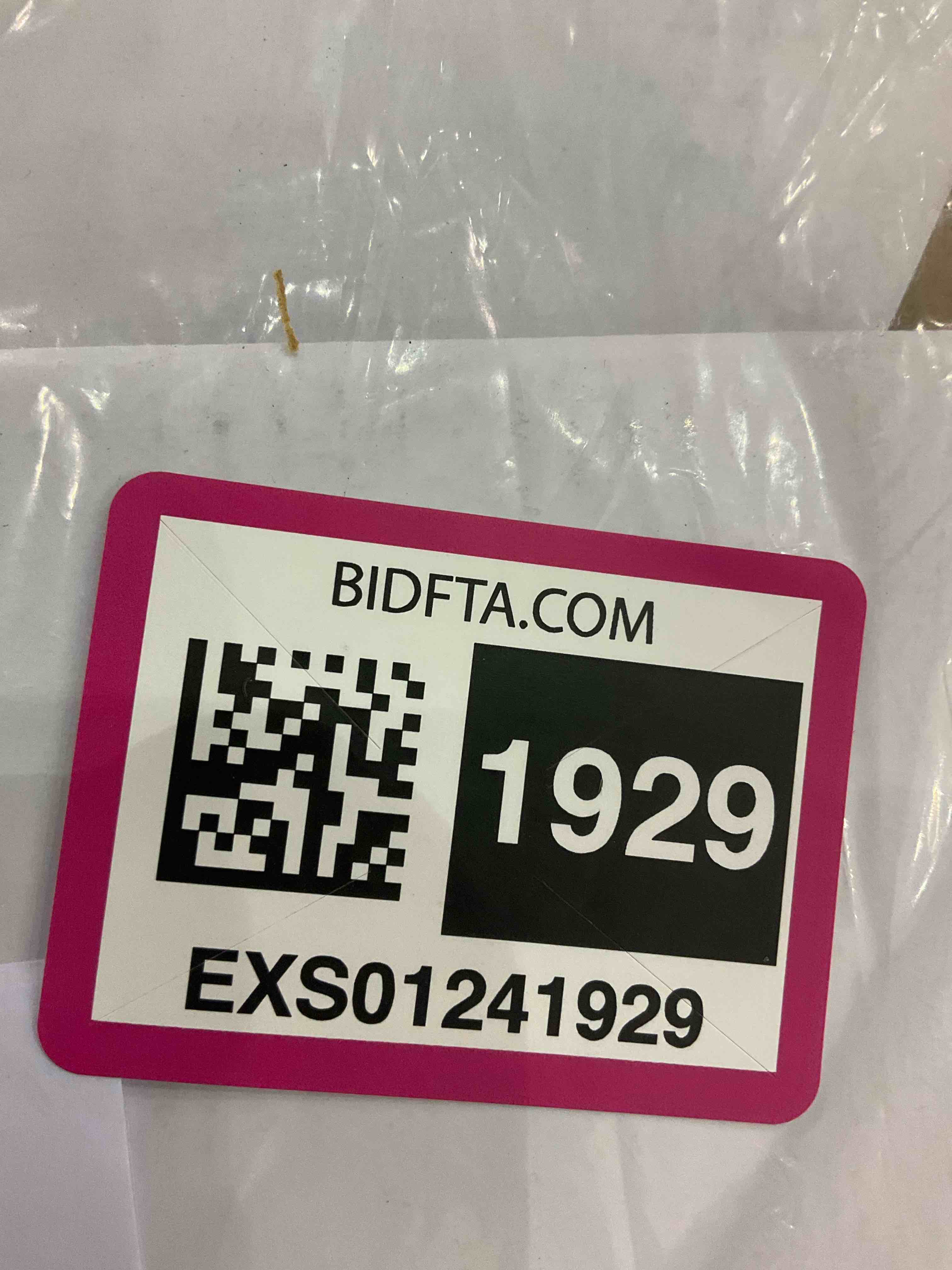 https://s3.amazonaws.com/lotting-images-prod/BargainHunt/EXS01241929_1711626219630.jpeg