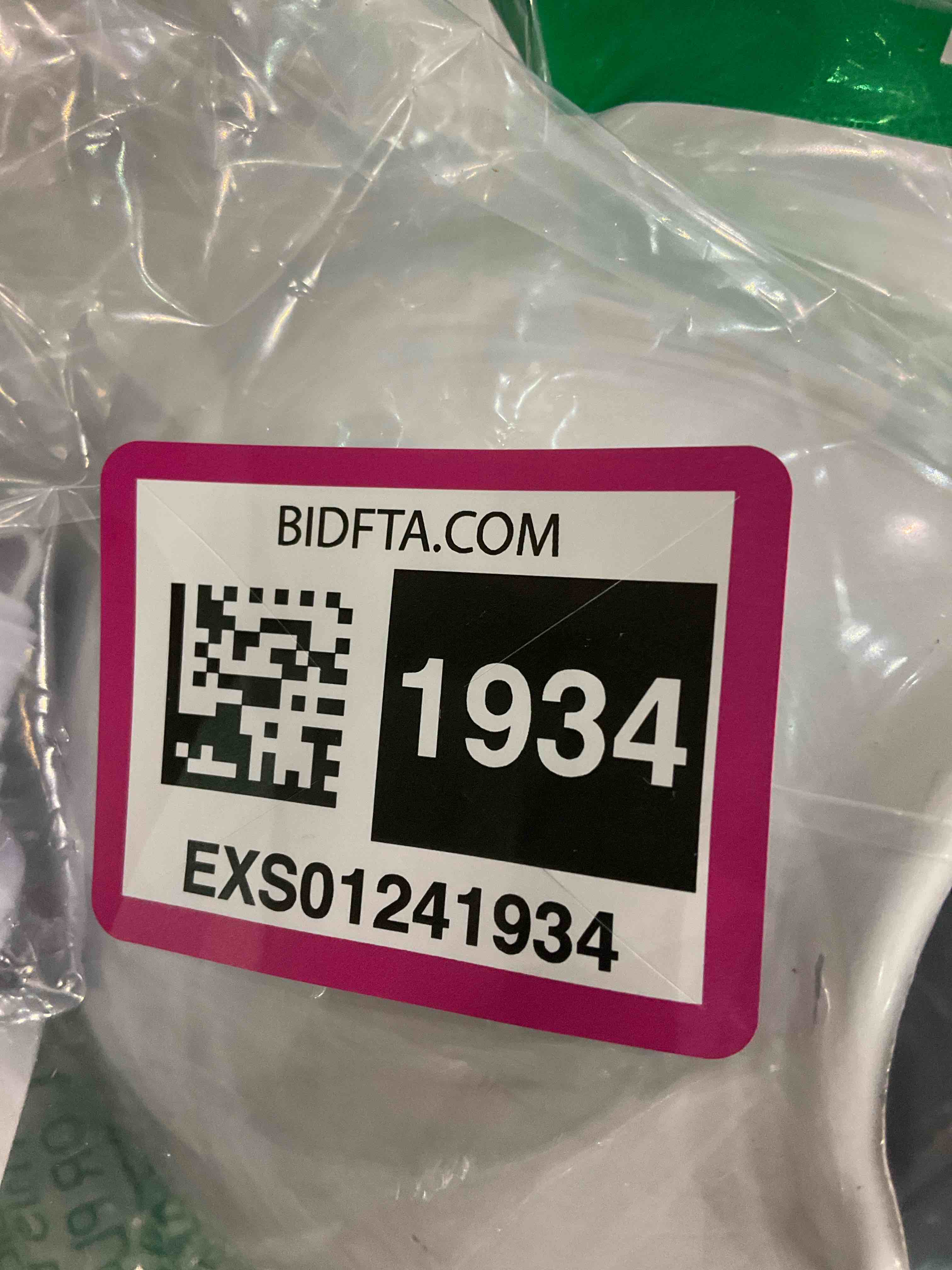 https://s3.amazonaws.com/lotting-images-prod/BargainHunt/EXS01241934_1711626891600.jpeg