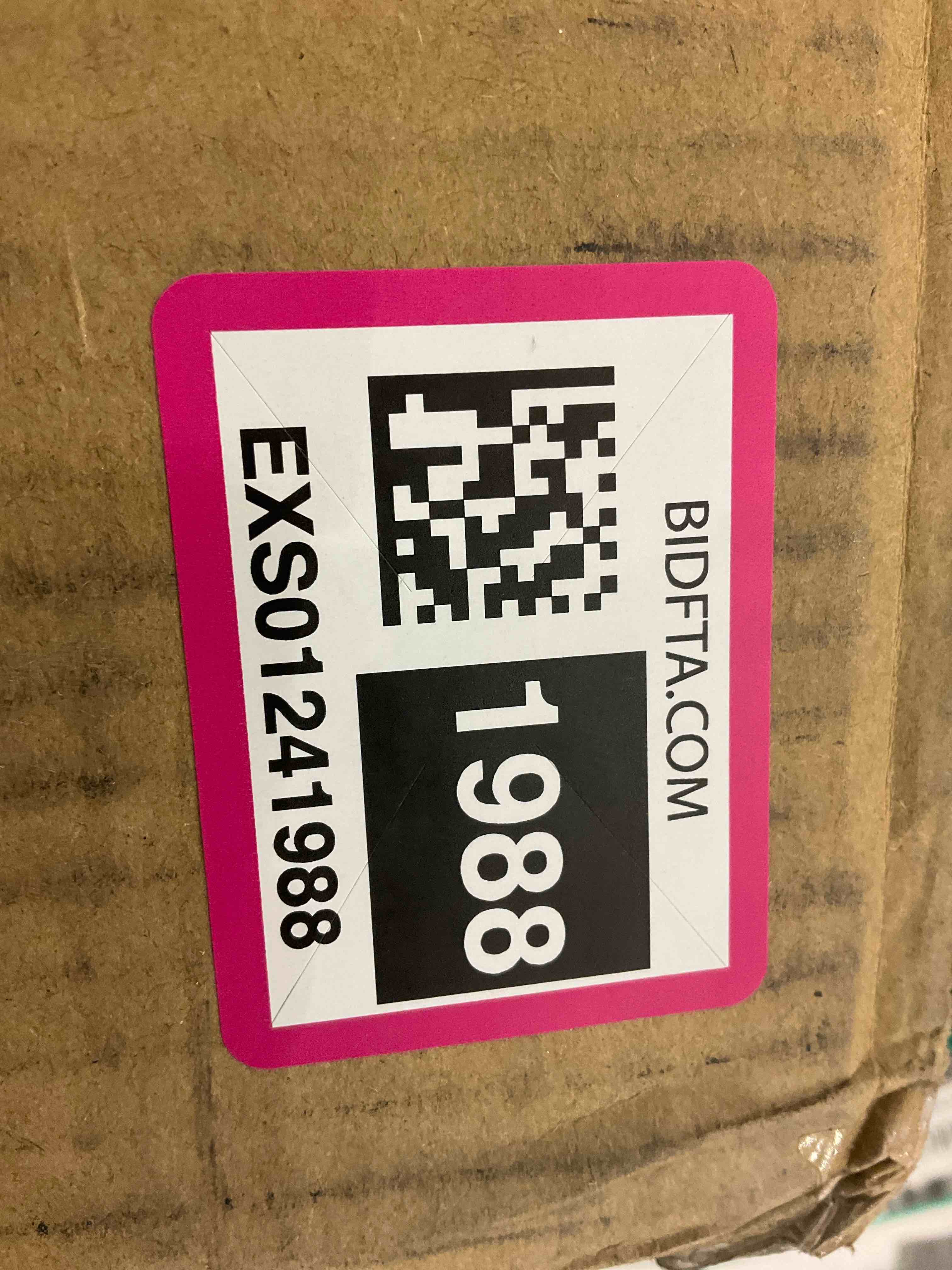 https://s3.amazonaws.com/lotting-images-prod/BargainHunt/EXS01241988_1711640426972.jpeg
