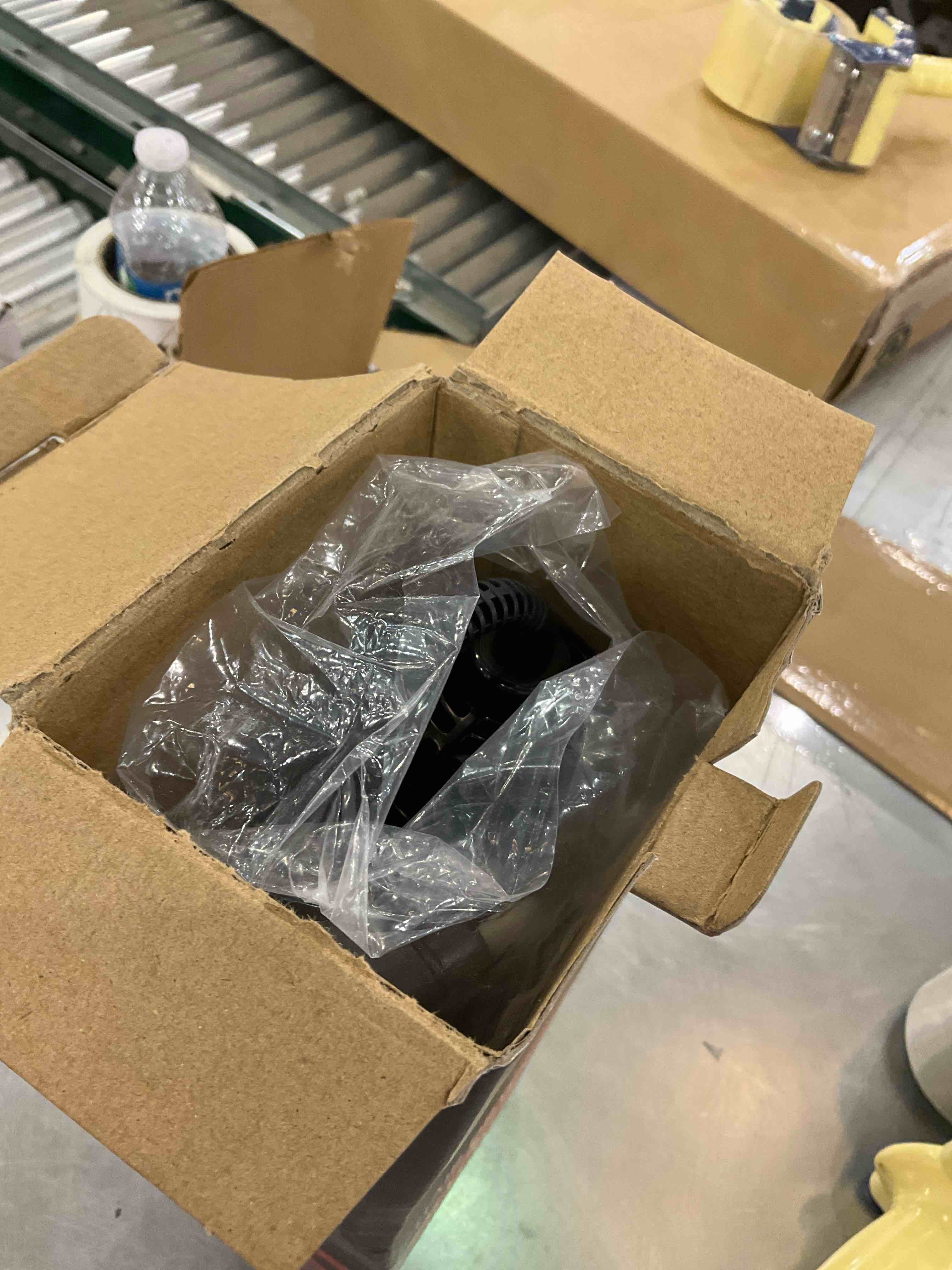 https://s3.amazonaws.com/lotting-images-prod/BargainHunt/EXS01242153_1711120803757.jpeg