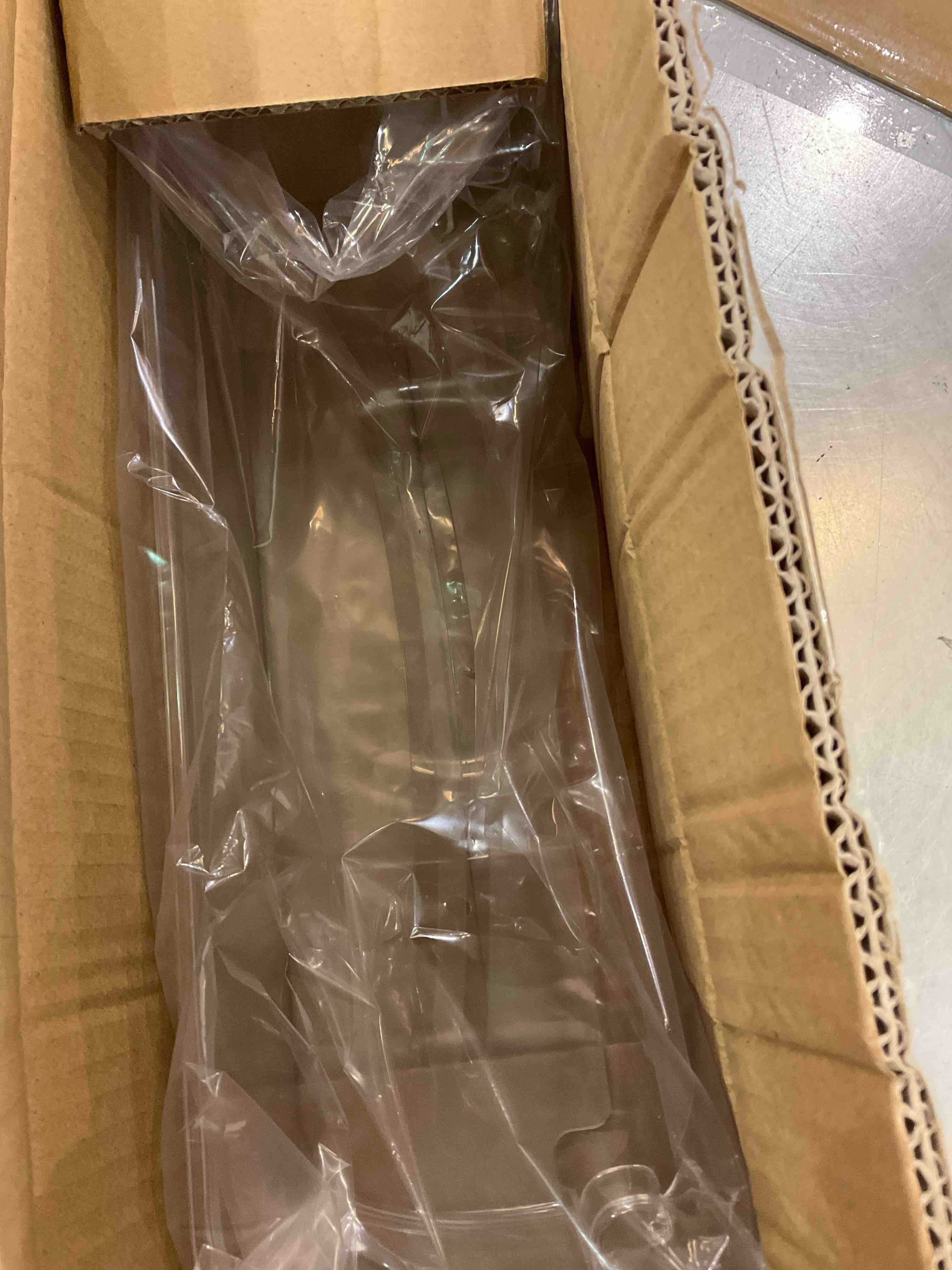 https://s3.amazonaws.com/lotting-images-prod/BargainHunt/EXS01242177_1711128800641.jpeg