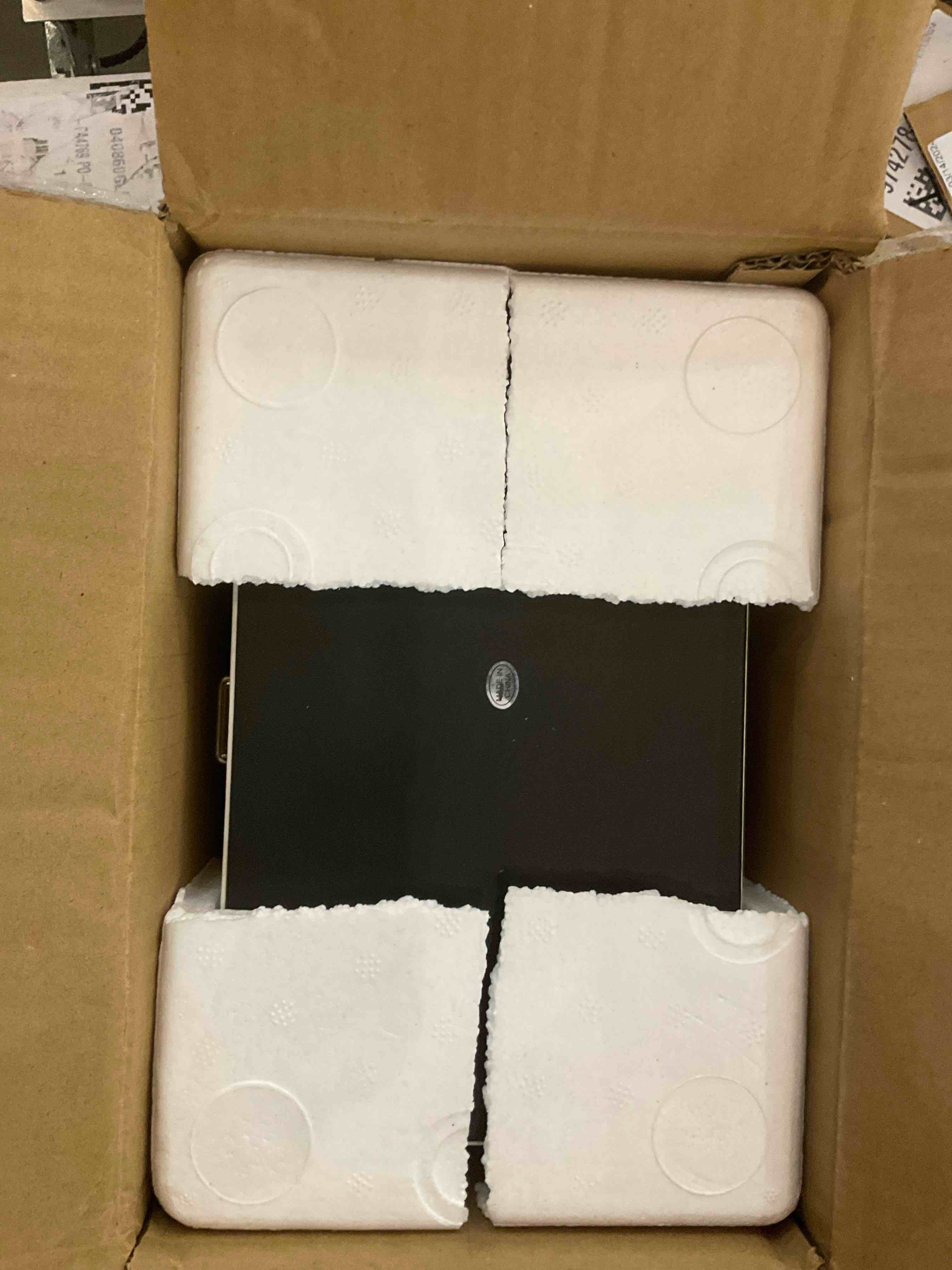 https://s3.amazonaws.com/lotting-images-prod/BargainHunt/EXS01242608_1710436294741.jpeg