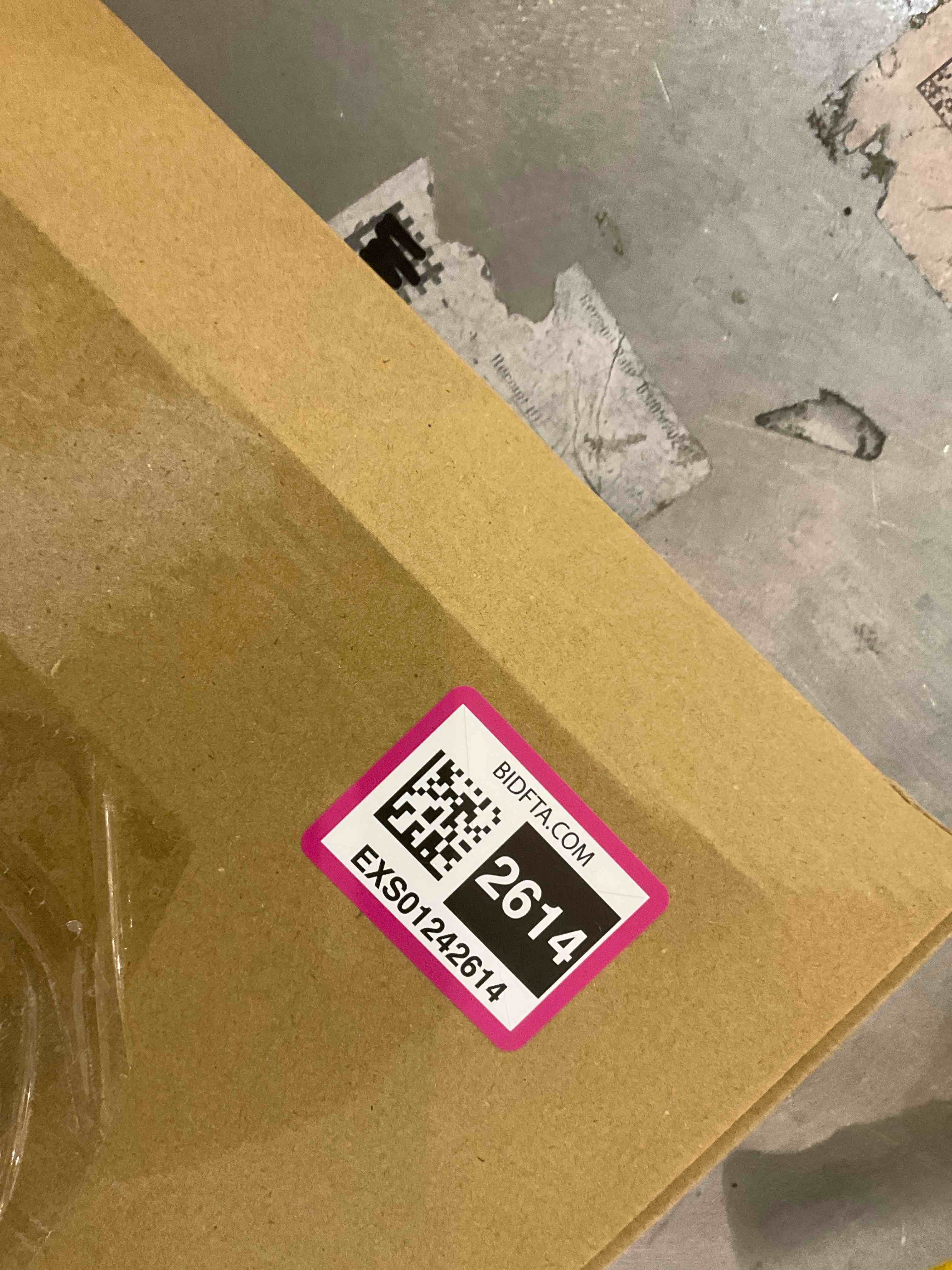 https://s3.amazonaws.com/lotting-images-prod/BargainHunt/EXS01242614_1710436486538.jpeg