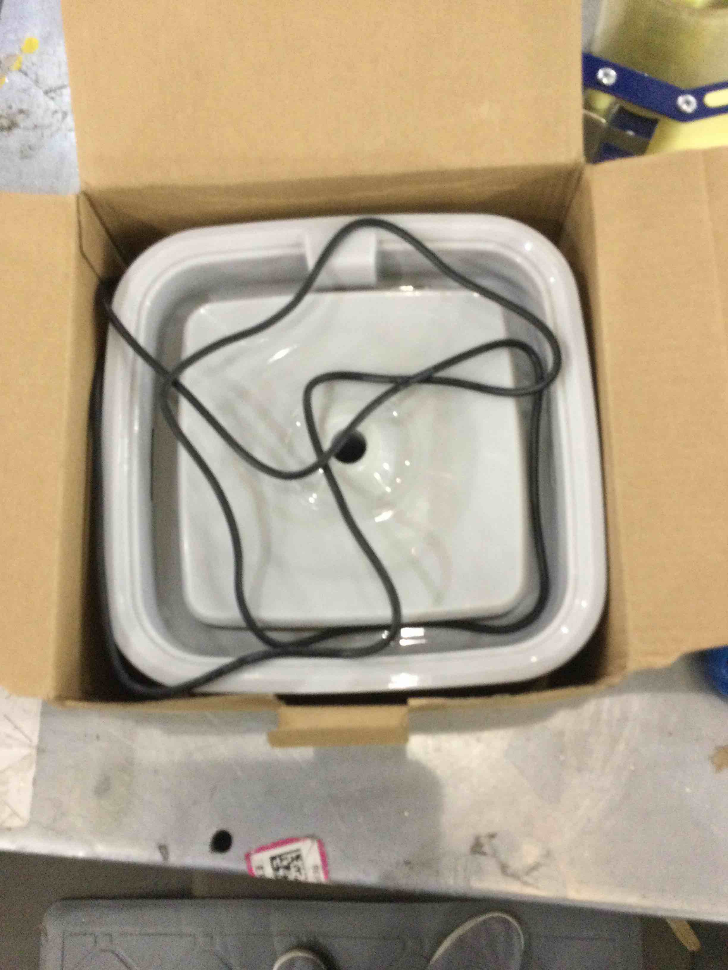 https://s3.amazonaws.com/lotting-images-prod/BargainHunt/EXS01243174_1709826715239.jpeg