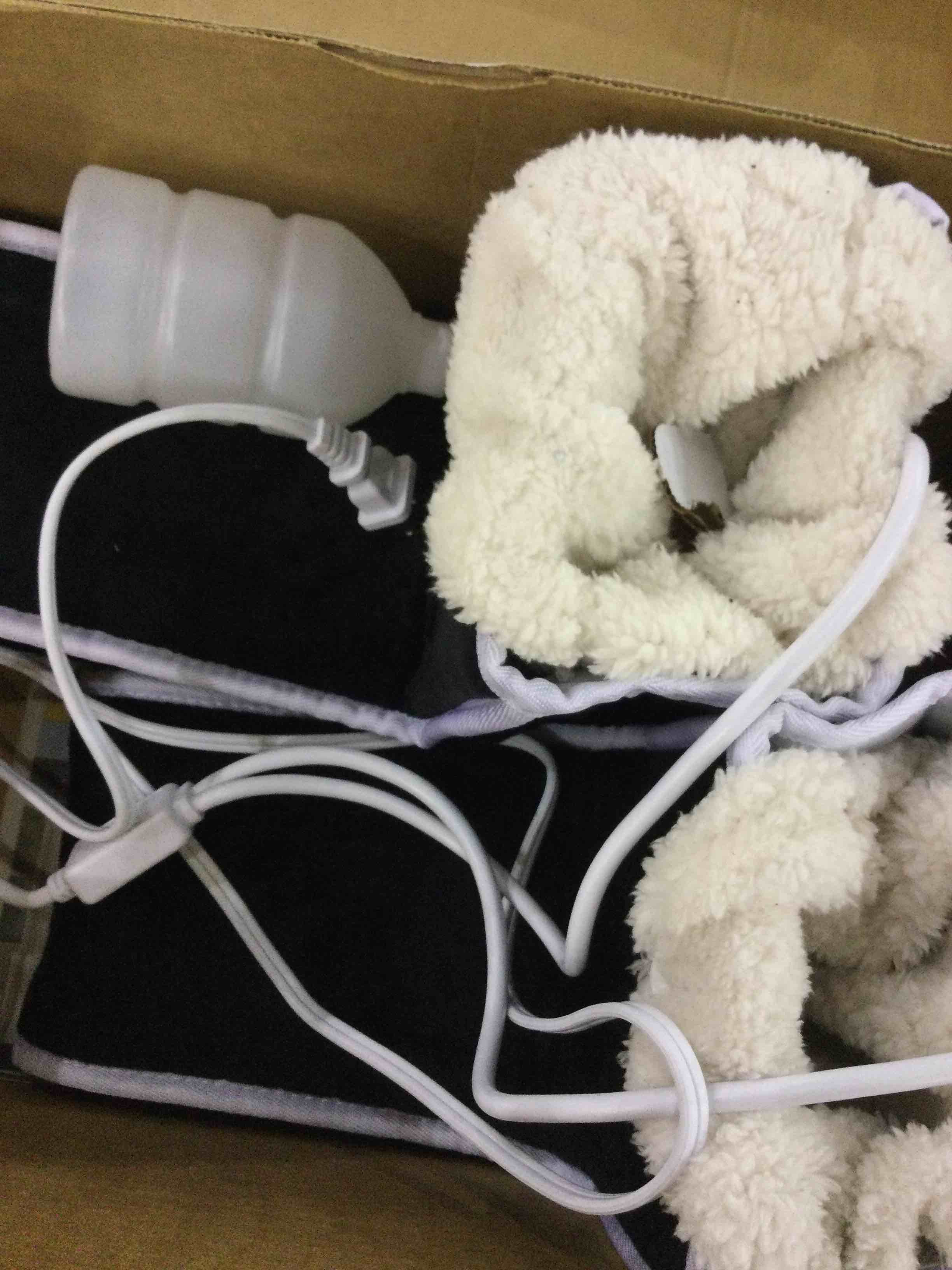 https://s3.amazonaws.com/lotting-images-prod/BargainHunt/EXS01243346_1709913999841.jpeg