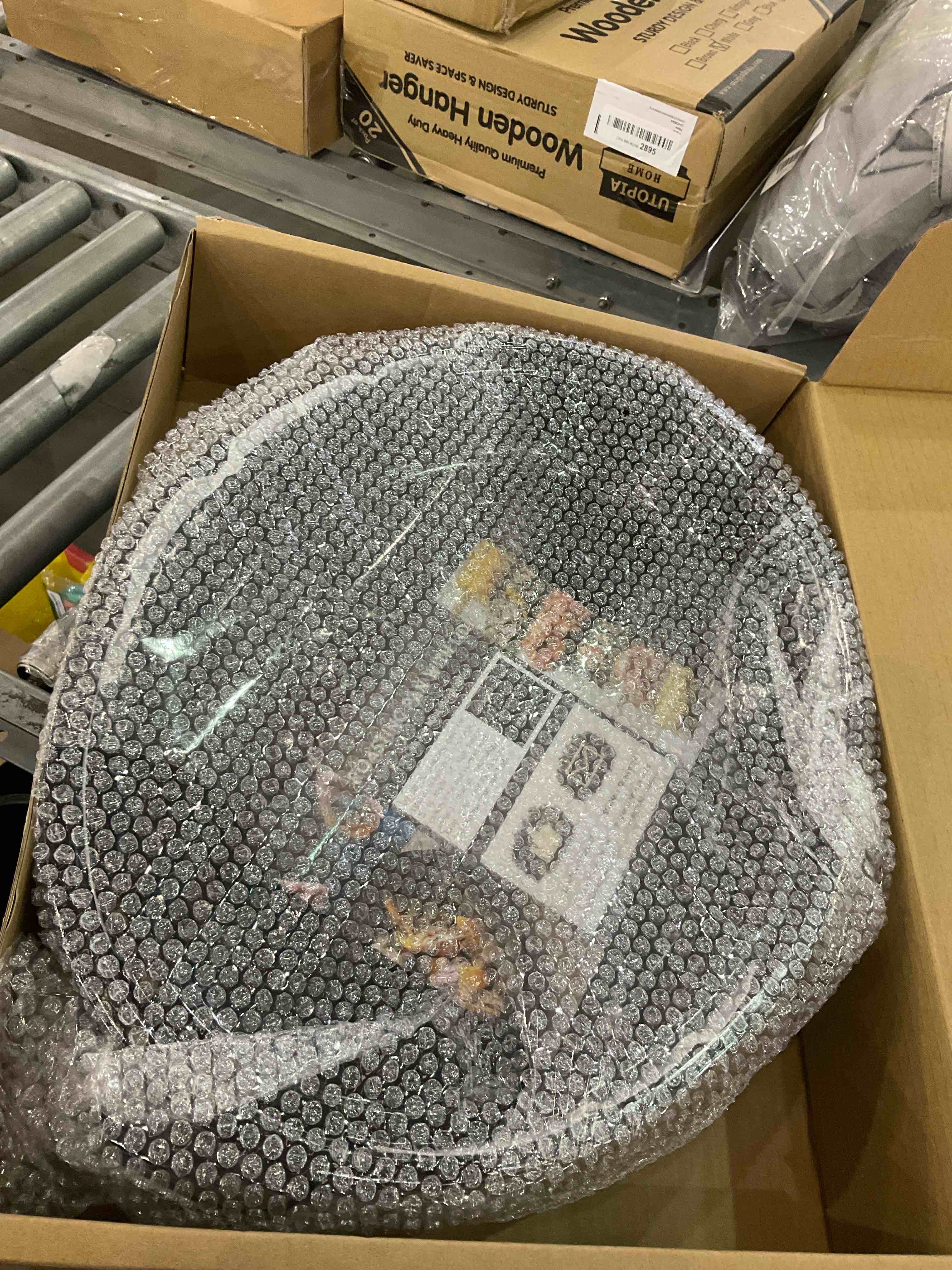 https://s3.amazonaws.com/lotting-images-prod/BargainHunt/EXS01243514_1709754801794.jpeg