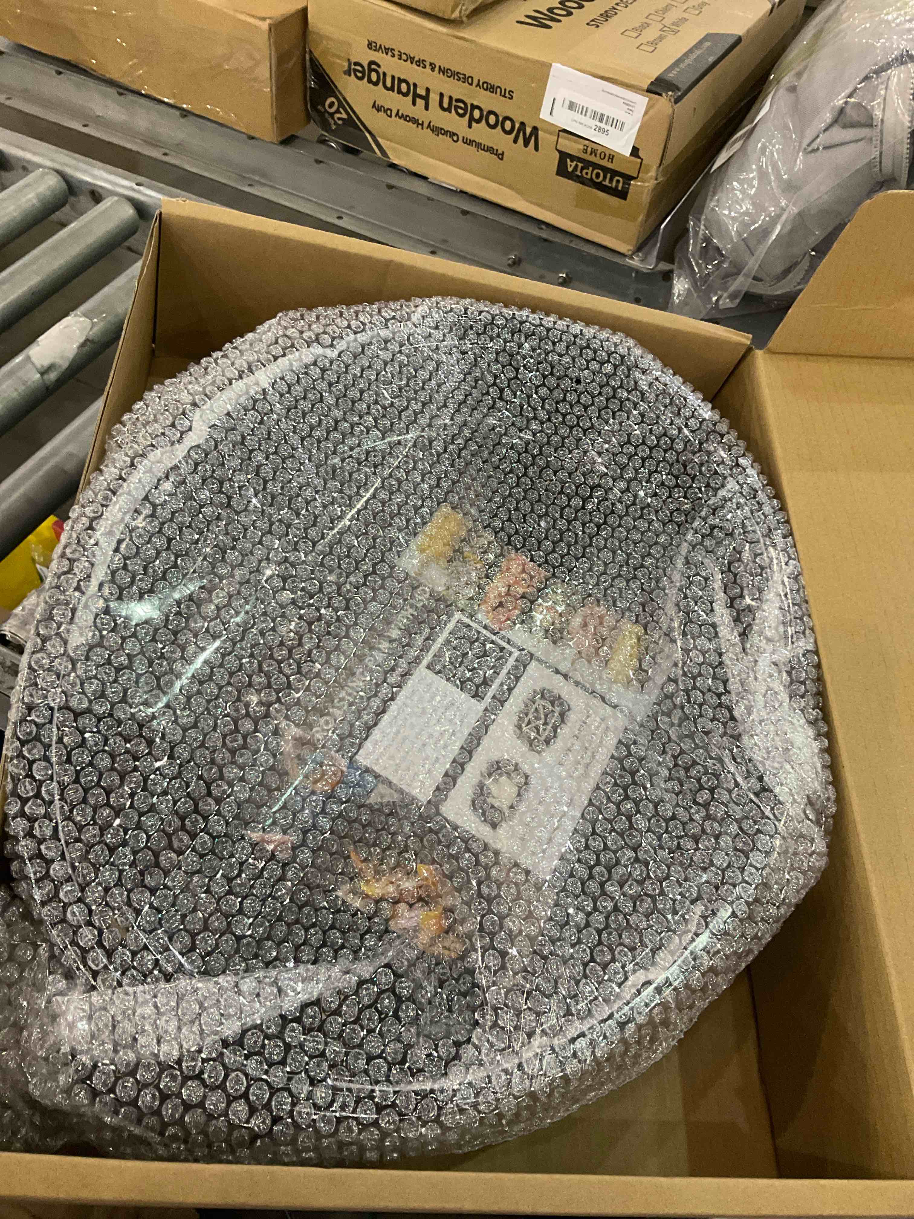 https://s3.amazonaws.com/lotting-images-prod/BargainHunt/EXS01243514_1709754802705.jpeg