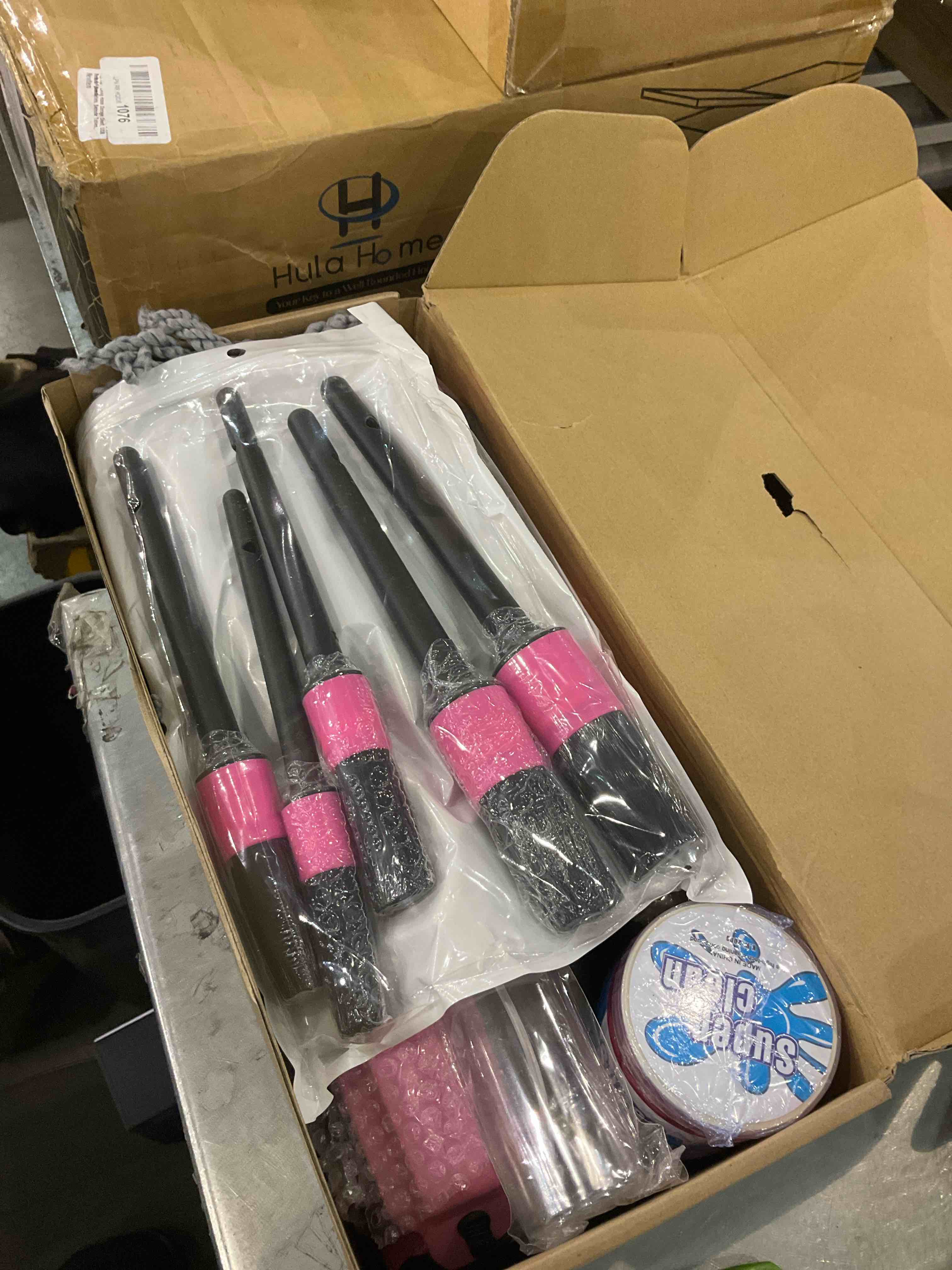 https://s3.amazonaws.com/lotting-images-prod/BargainHunt/EXS01243531_1709813409077.jpeg