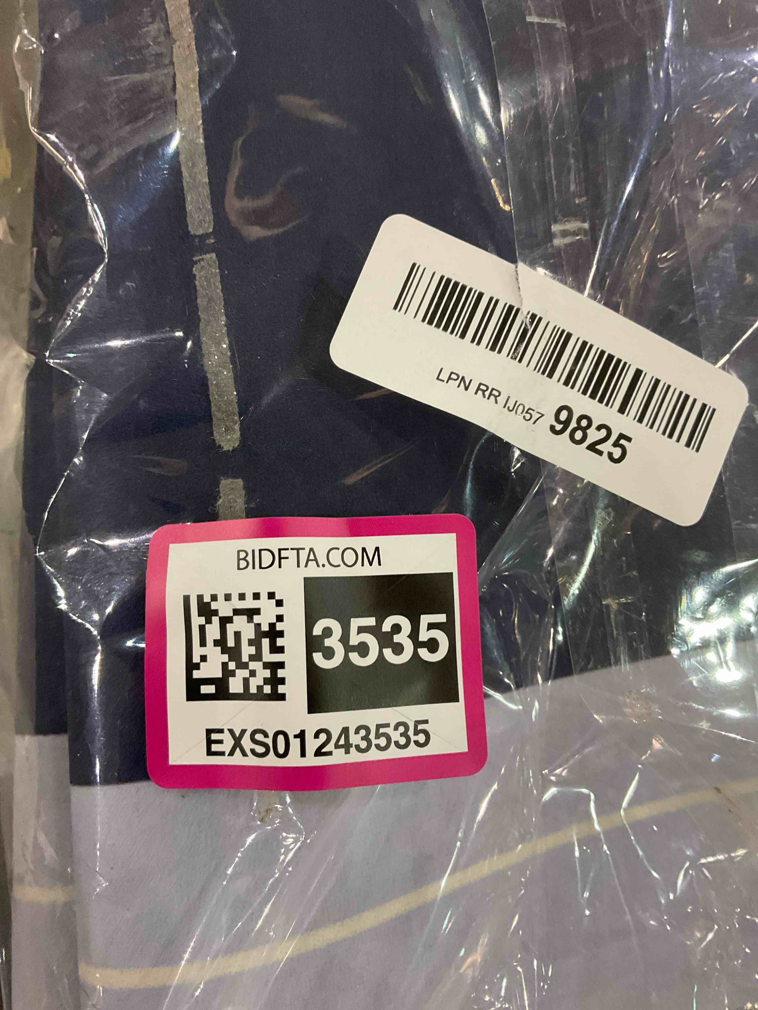 https://s3.amazonaws.com/lotting-images-prod/BargainHunt/EXS01243535_1709813975477.jpeg