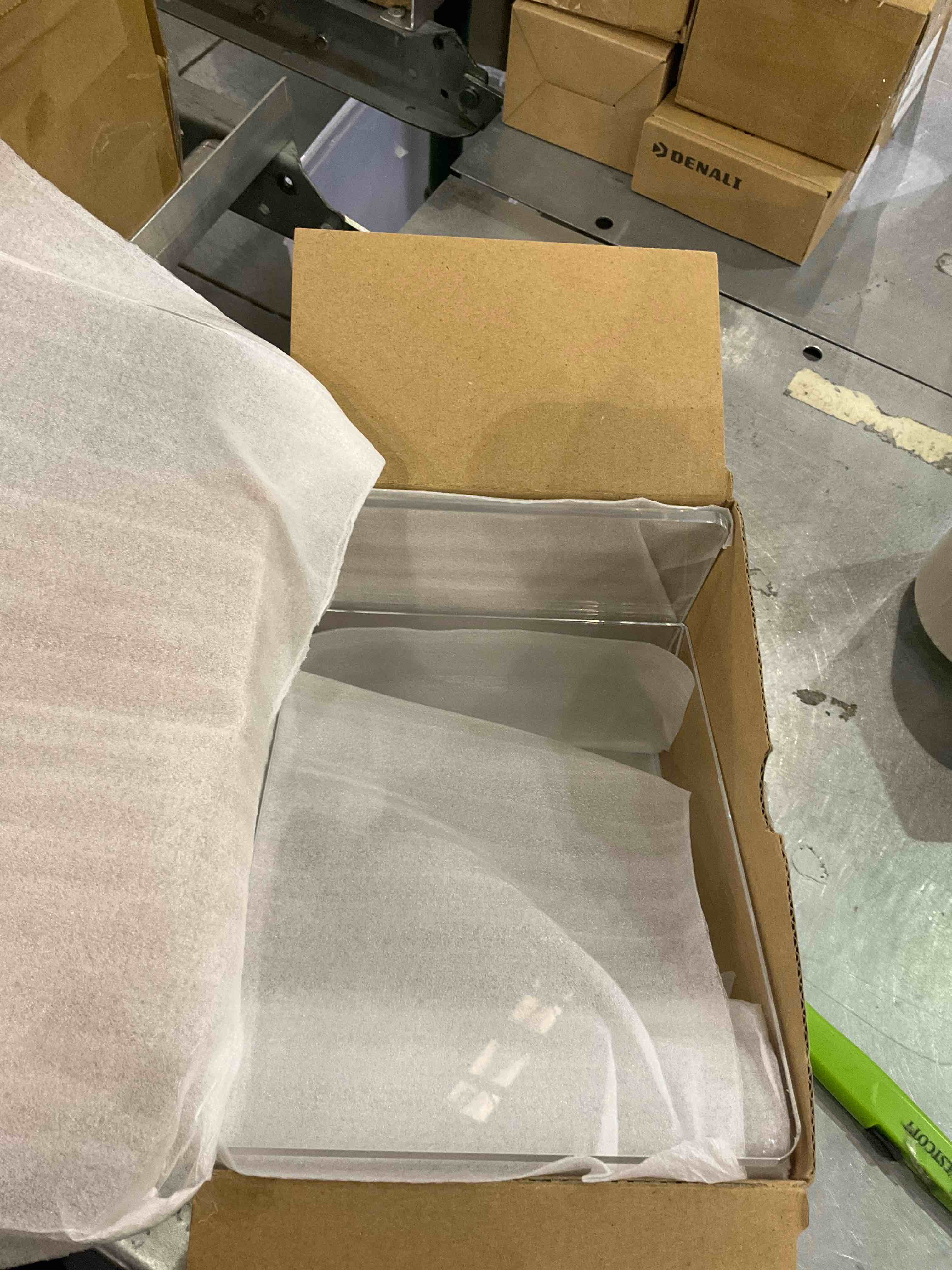 https://s3.amazonaws.com/lotting-images-prod/BargainHunt/EXS01243544_1709815013873.jpeg