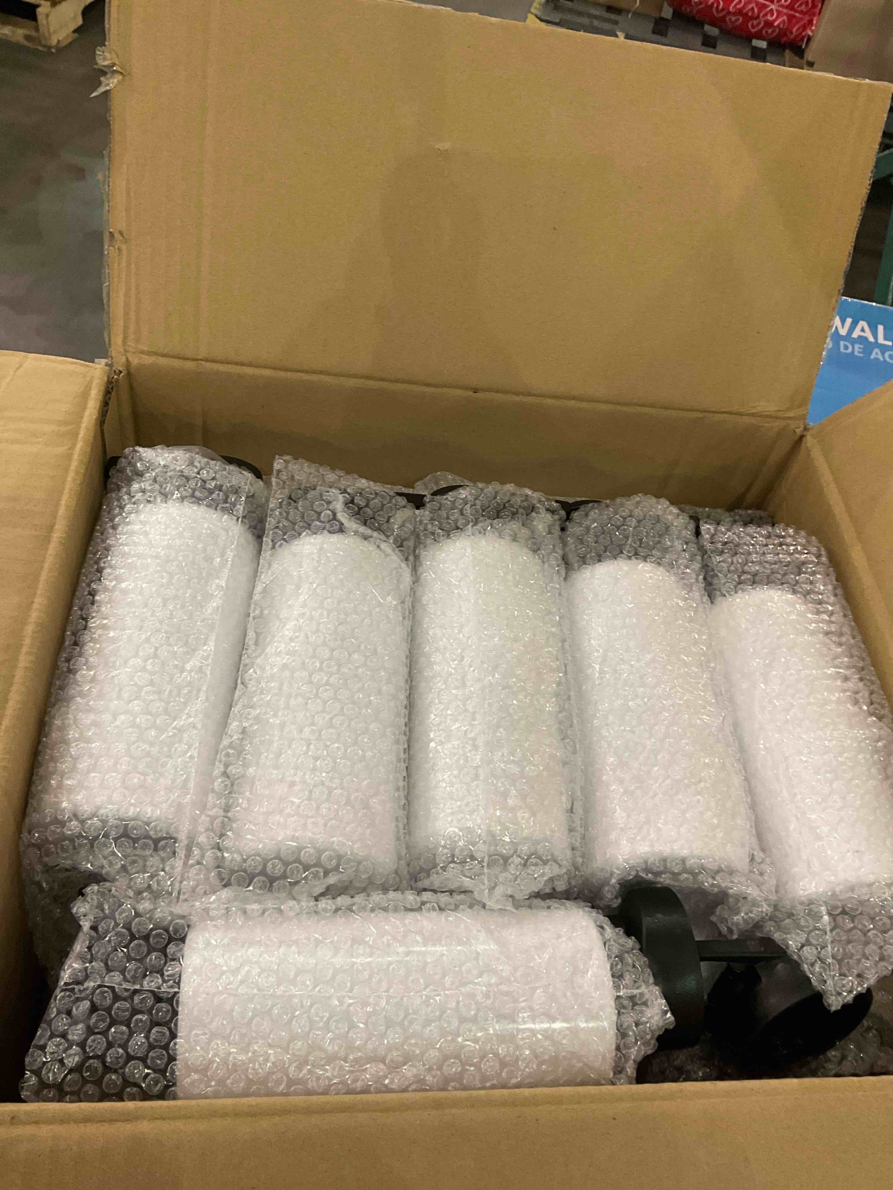 https://s3.amazonaws.com/lotting-images-prod/BargainHunt/EXS01243567_1709817885071.jpeg