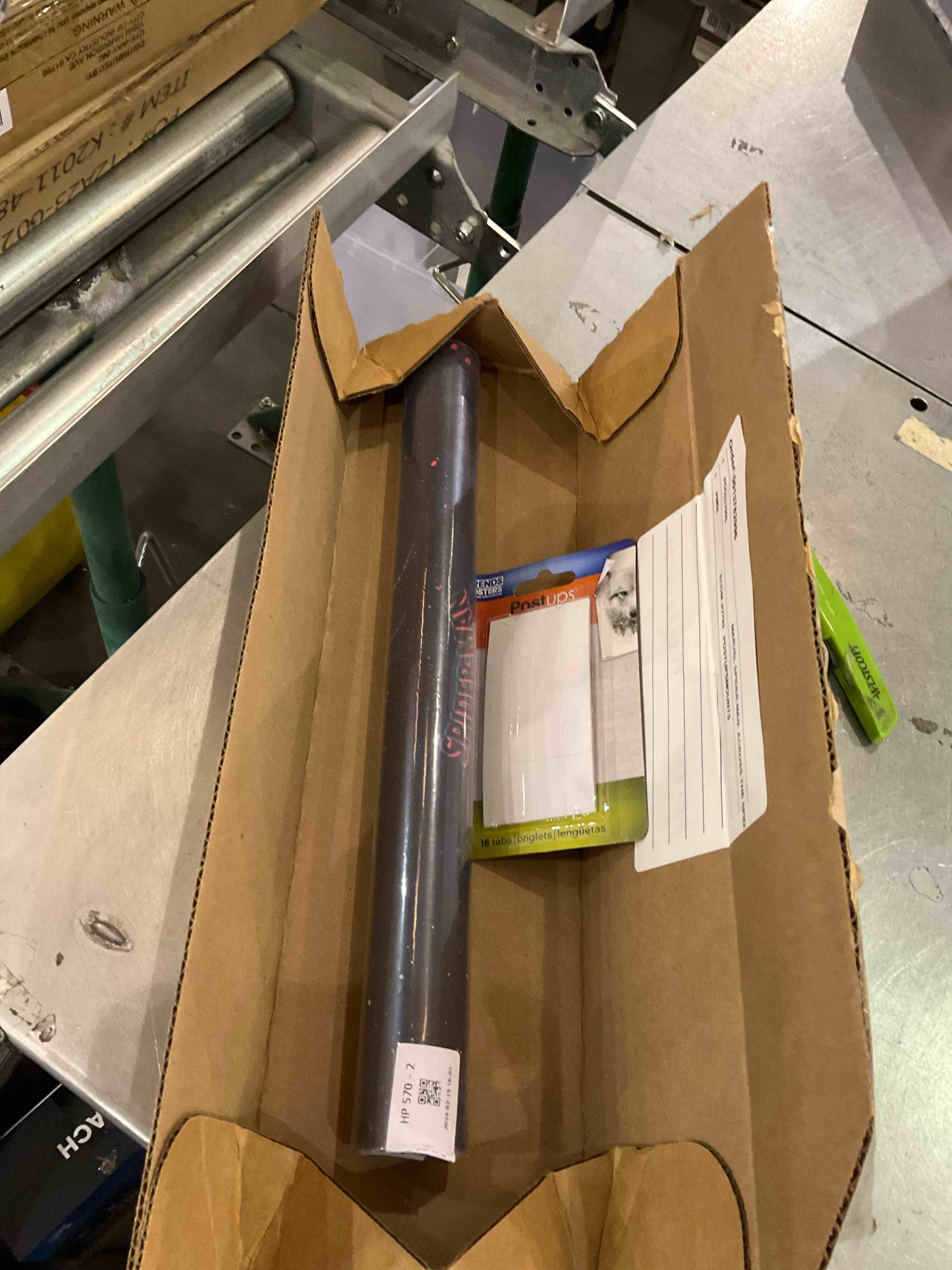 https://s3.amazonaws.com/lotting-images-prod/BargainHunt/EXS01243572_1709818480650.jpeg