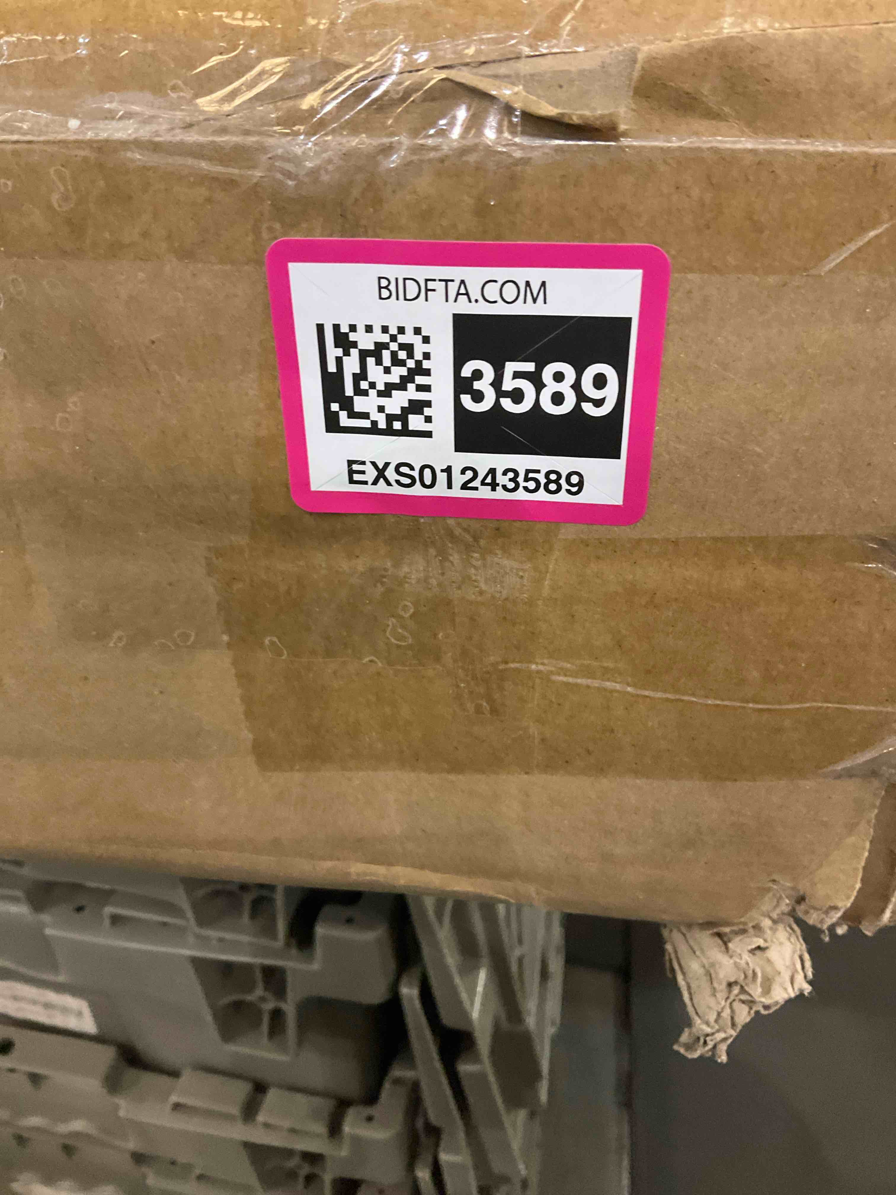 https://s3.amazonaws.com/lotting-images-prod/BargainHunt/EXS01243589_1709822380741.jpeg