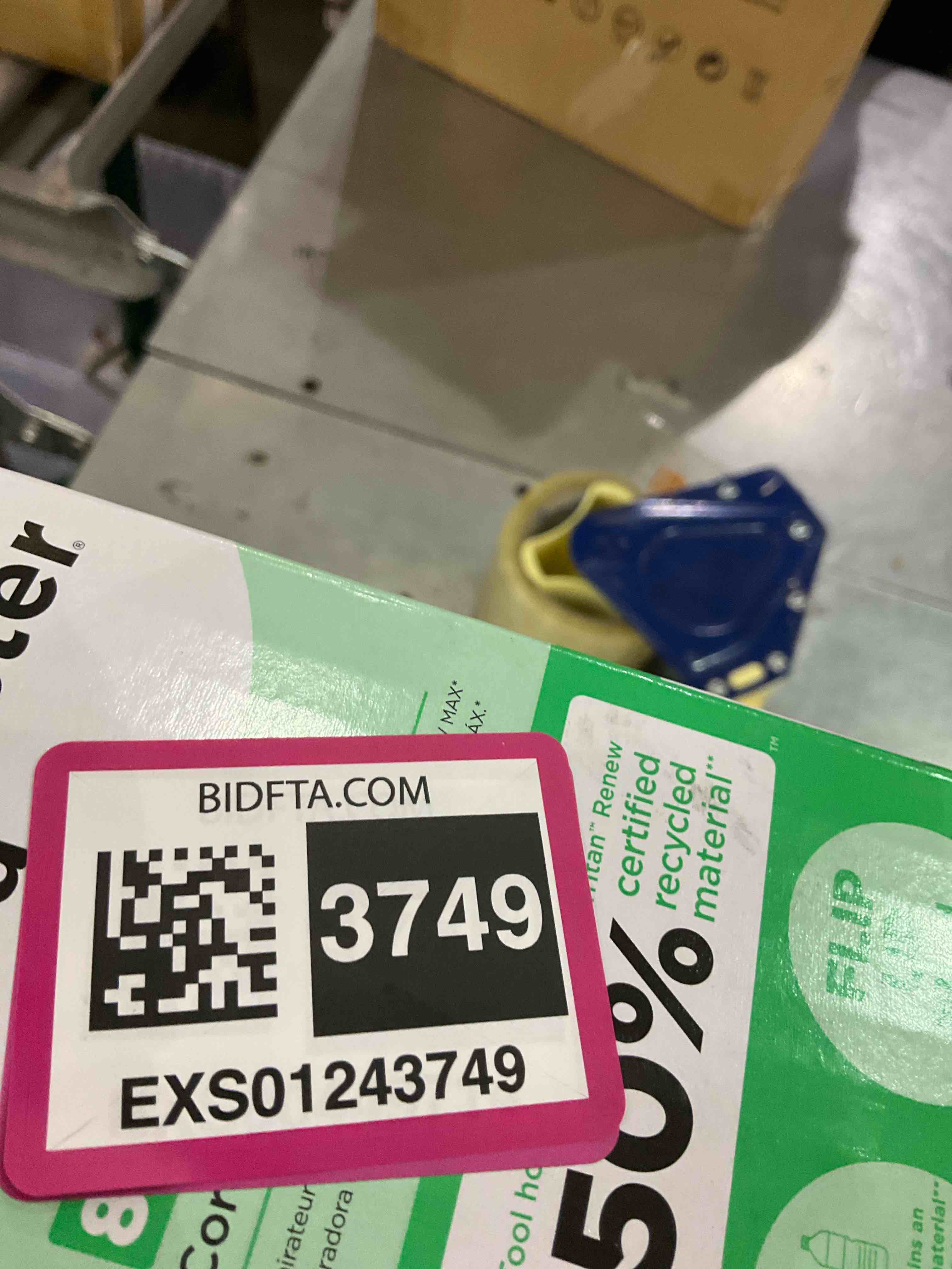 https://s3.amazonaws.com/lotting-images-prod/BargainHunt/EXS01243749_1709911074341.jpeg