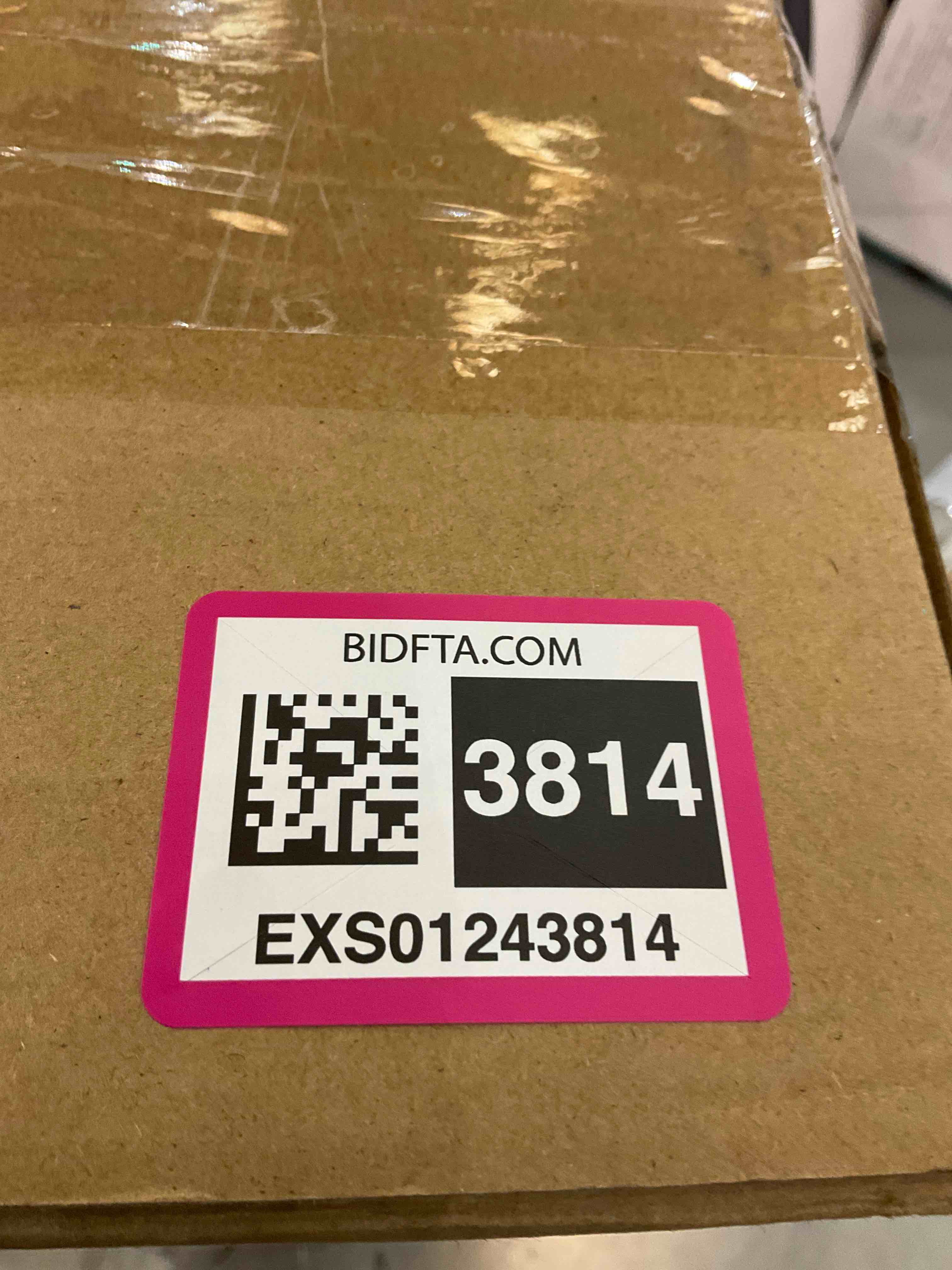 https://s3.amazonaws.com/lotting-images-prod/BargainHunt/EXS01243814_1709921970902.jpeg