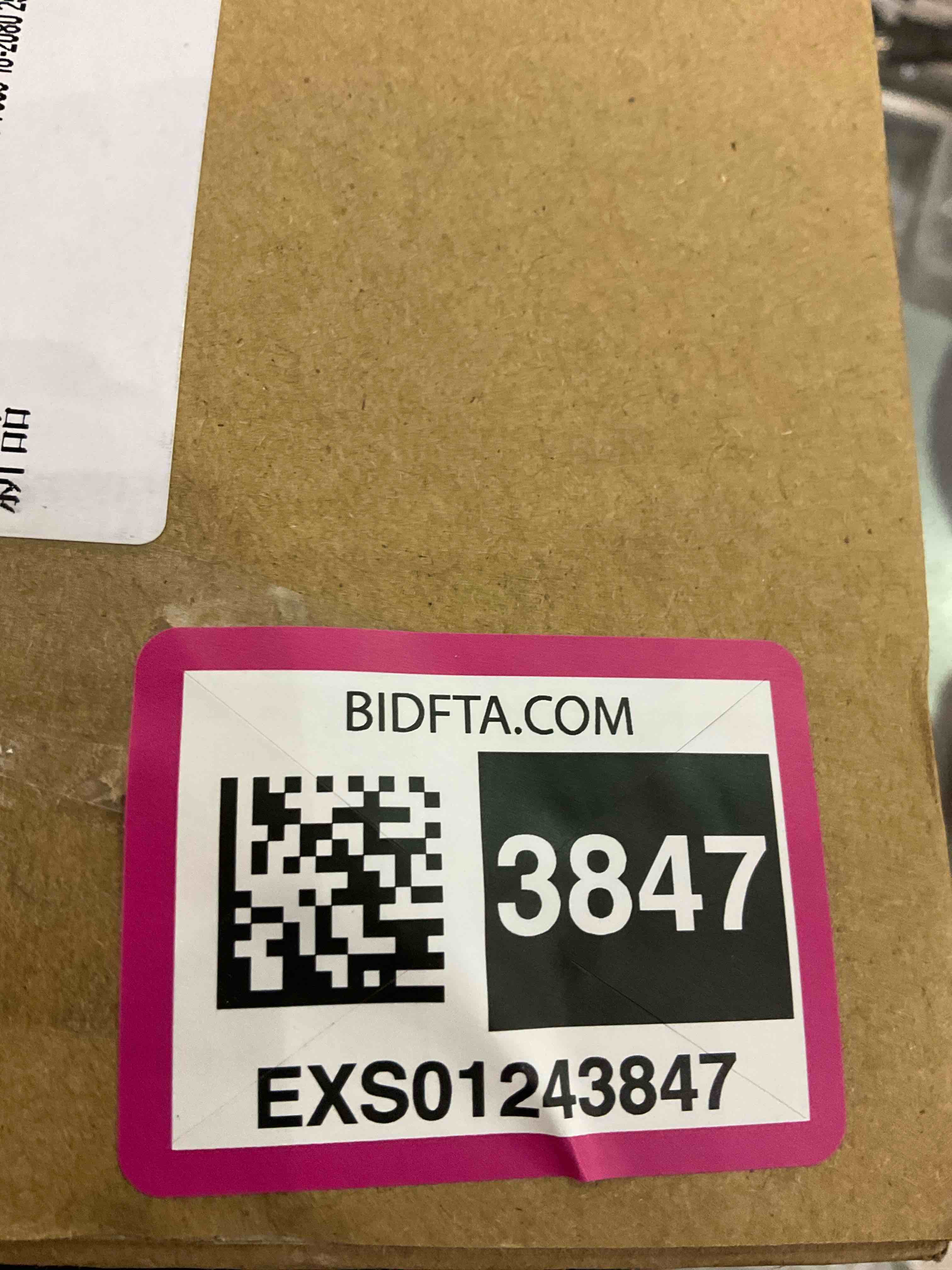 https://s3.amazonaws.com/lotting-images-prod/BargainHunt/EXS01243847_1710155431126.jpeg