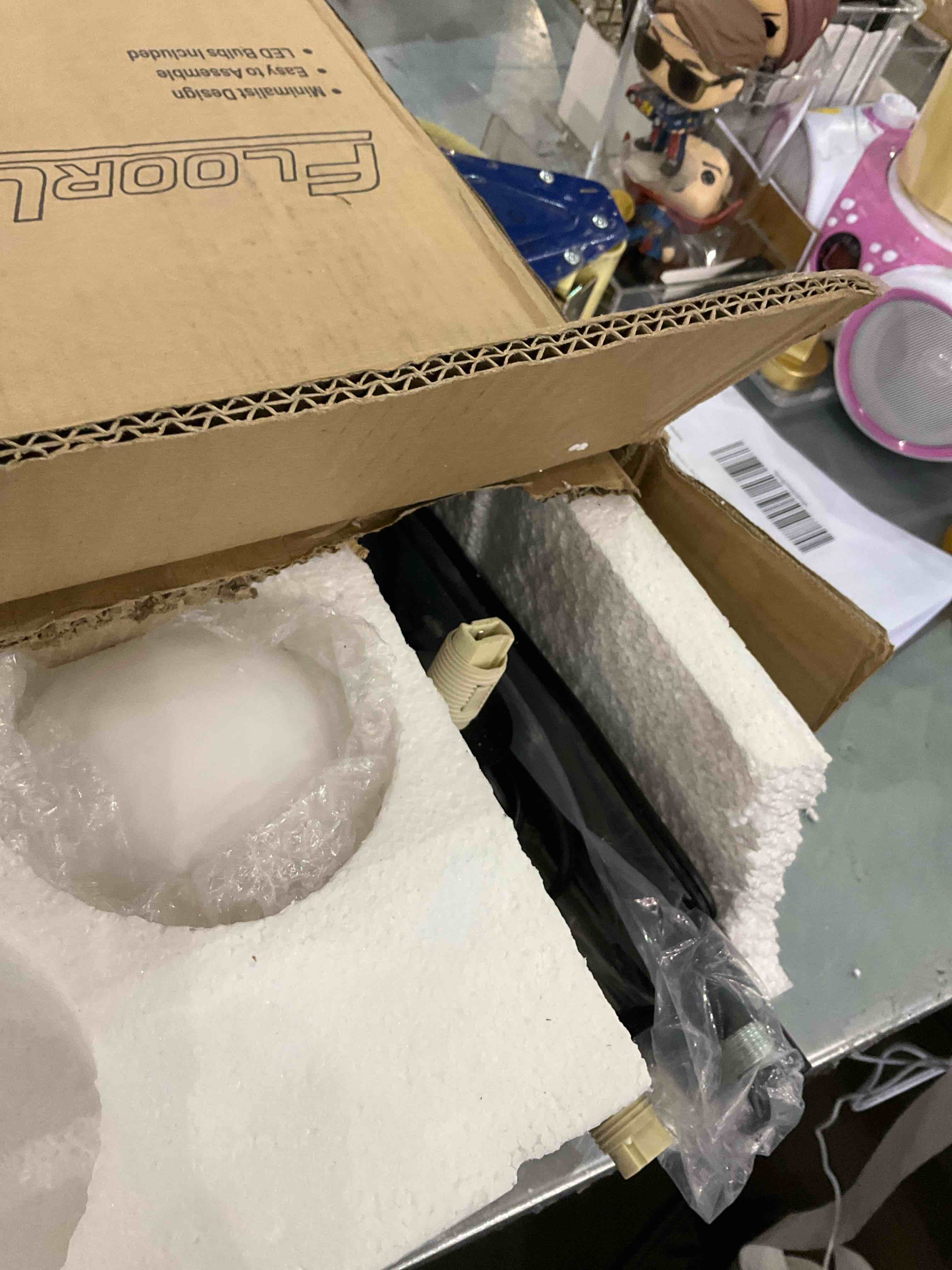https://s3.amazonaws.com/lotting-images-prod/BargainHunt/EXS01243899_1710160861744.jpeg
