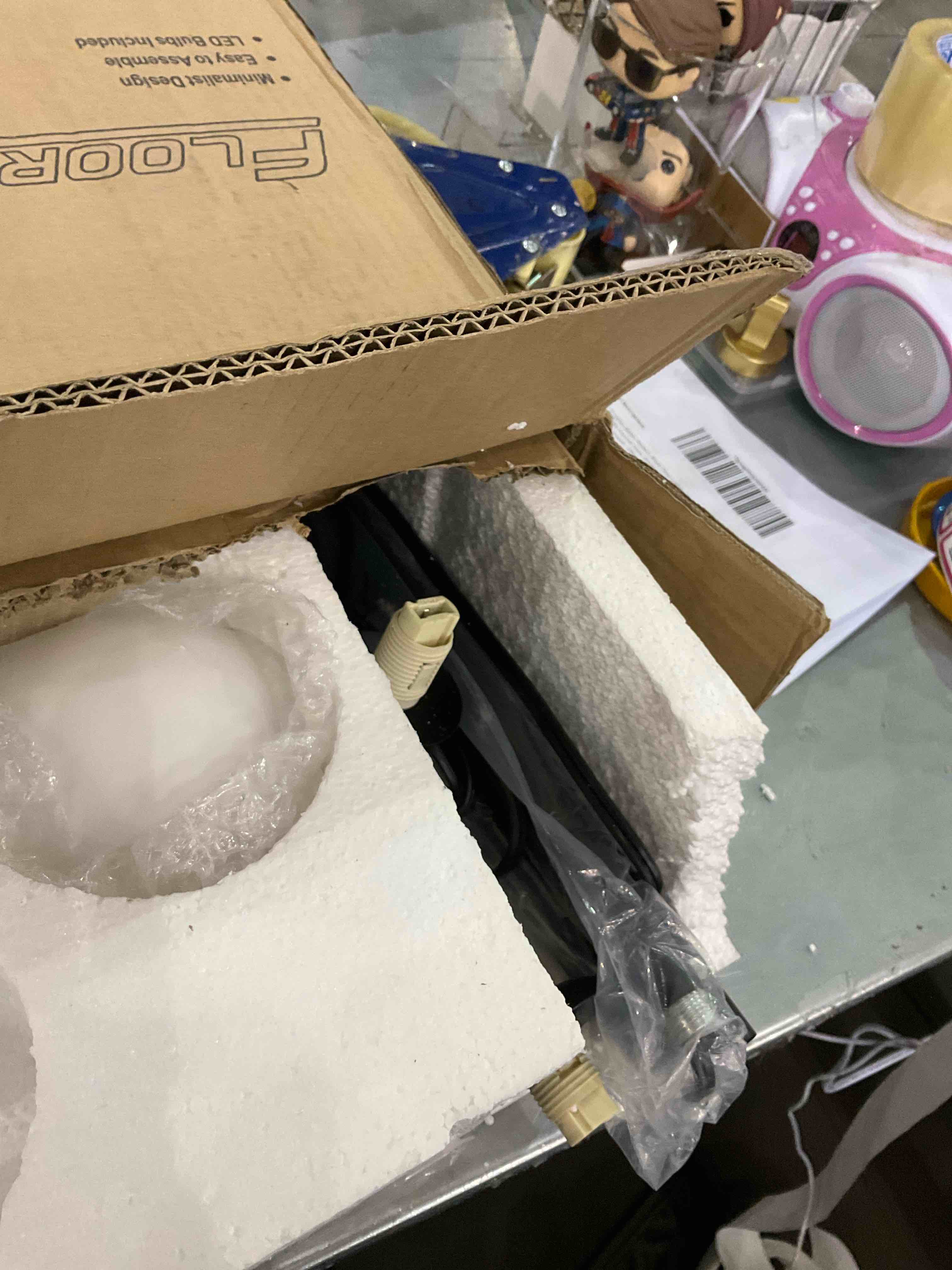 https://s3.amazonaws.com/lotting-images-prod/BargainHunt/EXS01243899_1710160862755.jpeg