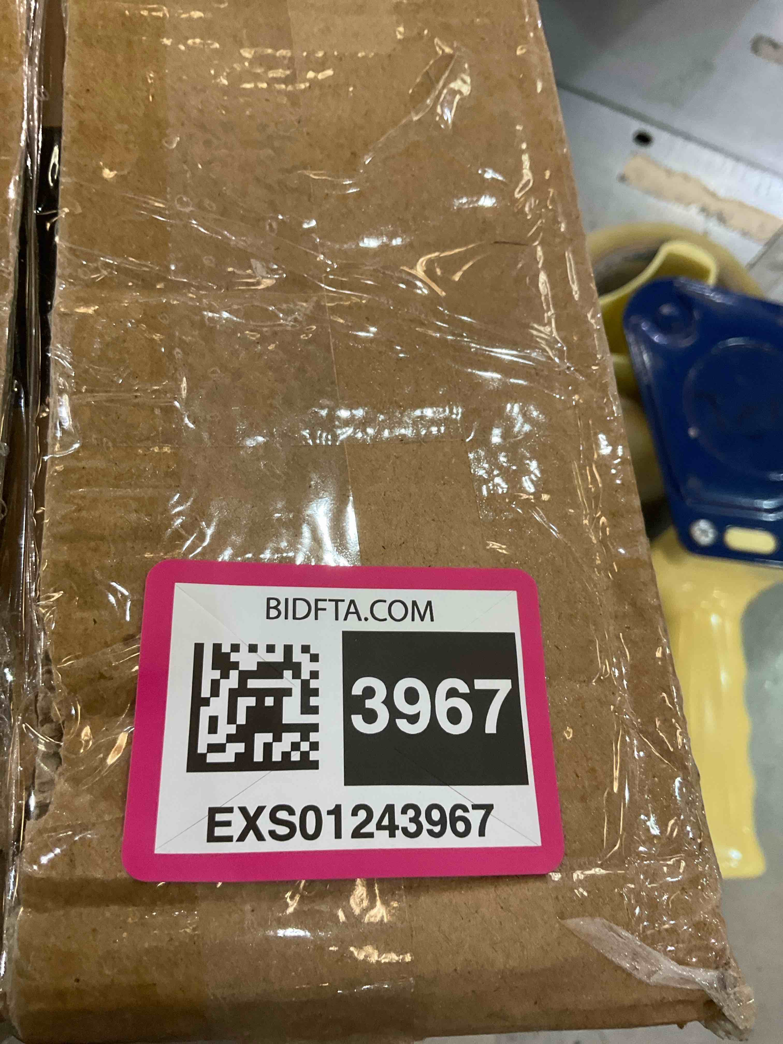 https://s3.amazonaws.com/lotting-images-prod/BargainHunt/EXS01243967_1710170550717.jpeg