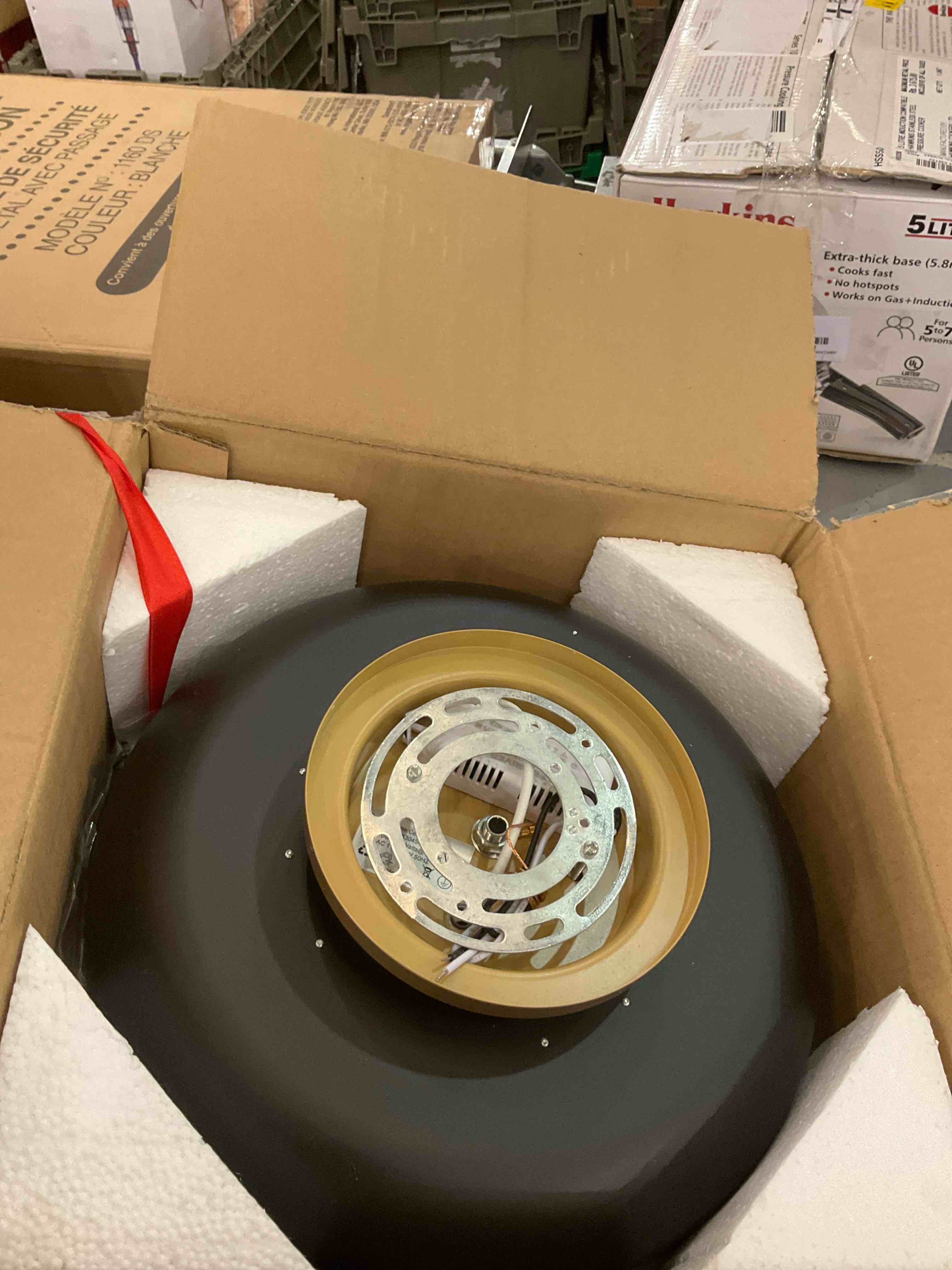 https://s3.amazonaws.com/lotting-images-prod/BargainHunt/EXS01243980_1710172266809.jpeg