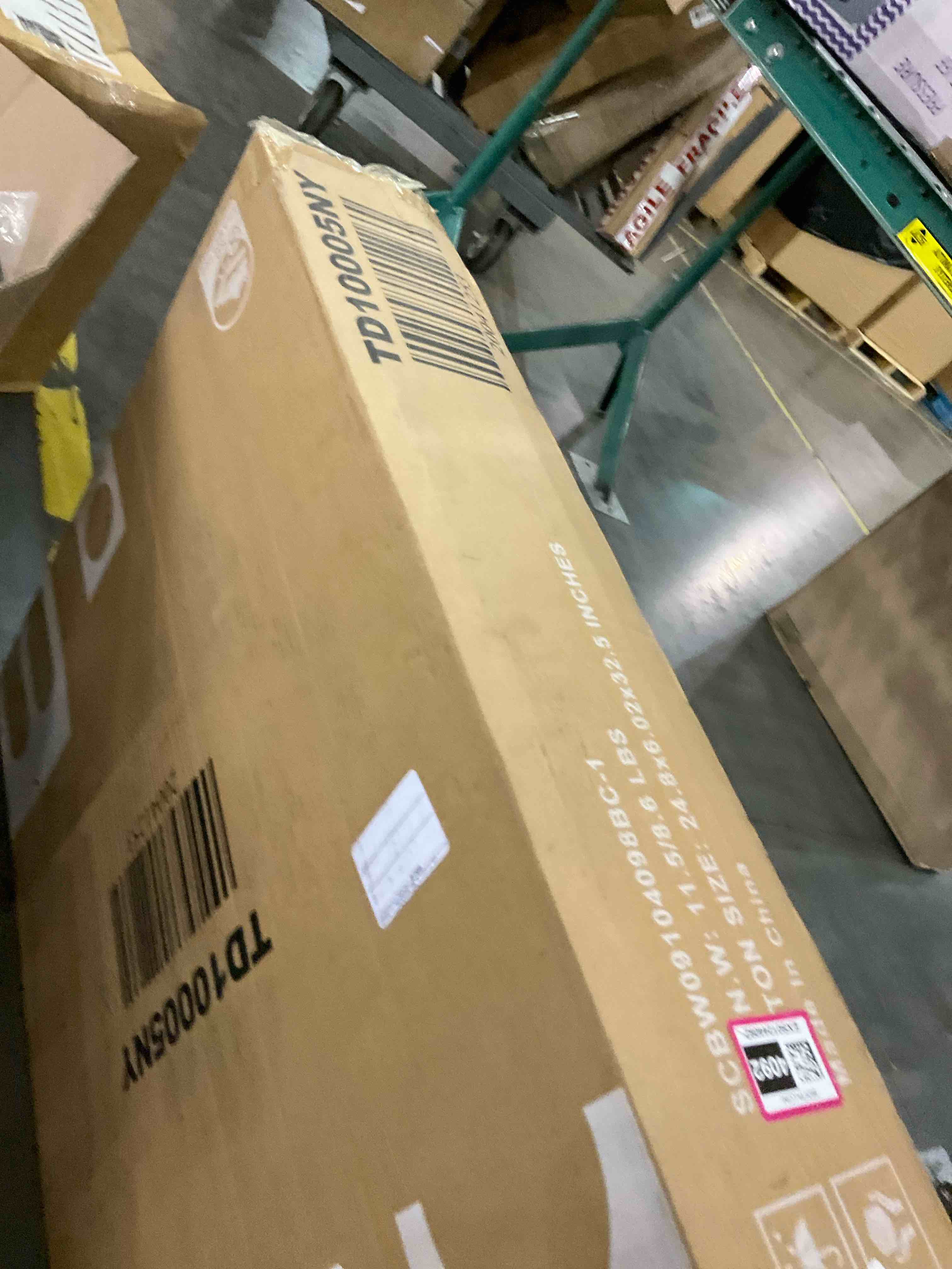 https://s3.amazonaws.com/lotting-images-prod/BargainHunt/EXS01244092_1722426505616.jpeg