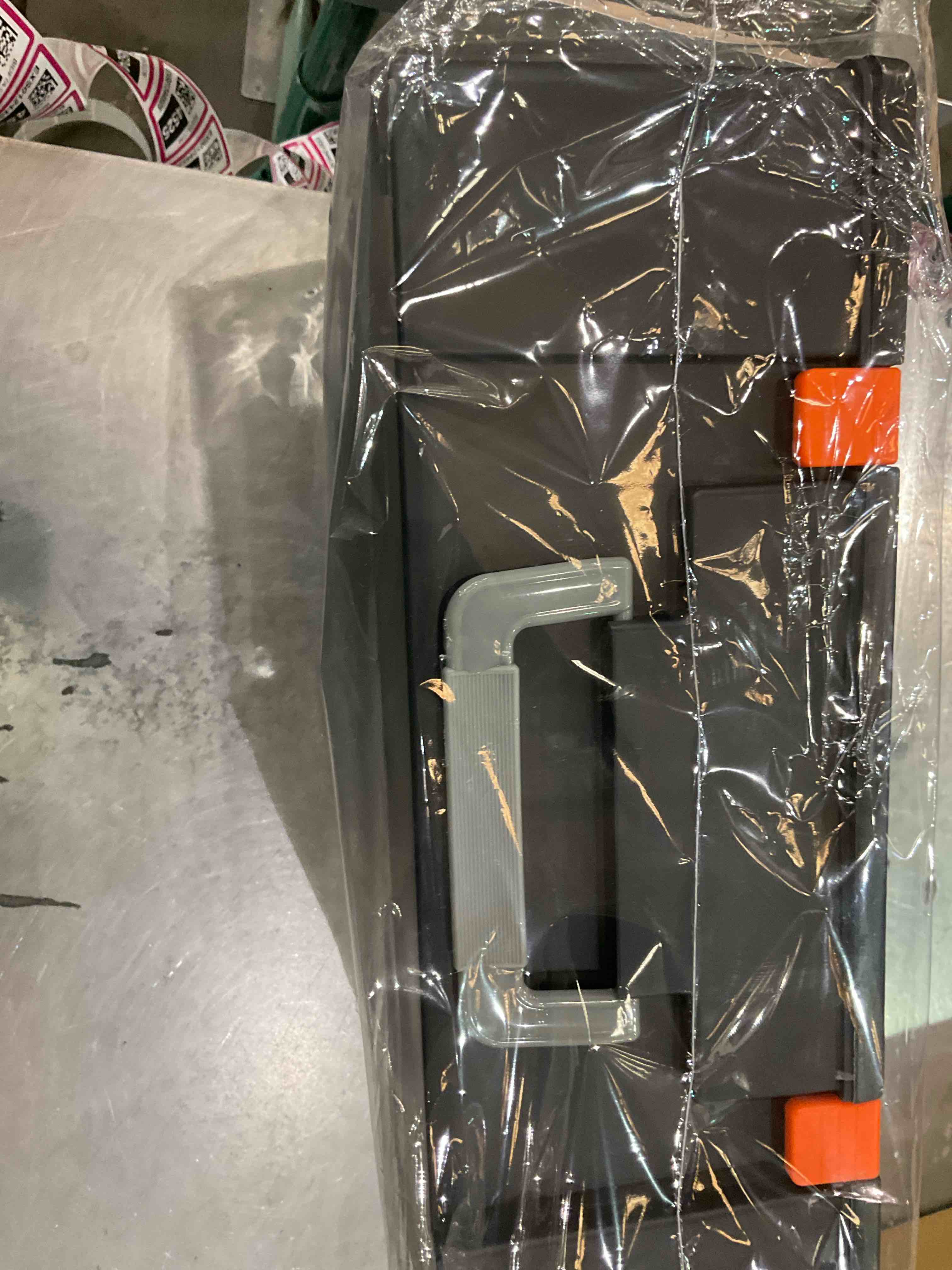 https://s3.amazonaws.com/lotting-images-prod/BargainHunt/EXS01244518_1711376709206.jpeg