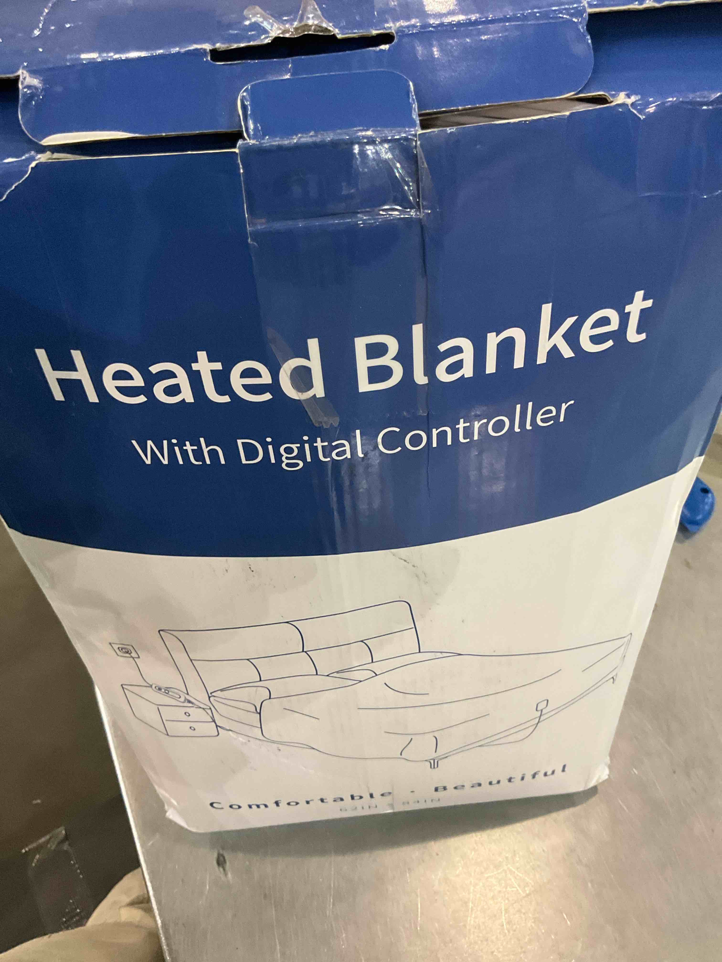 https://s3.amazonaws.com/lotting-images-prod/BargainHunt/EXS01244695_1711461135629.jpeg