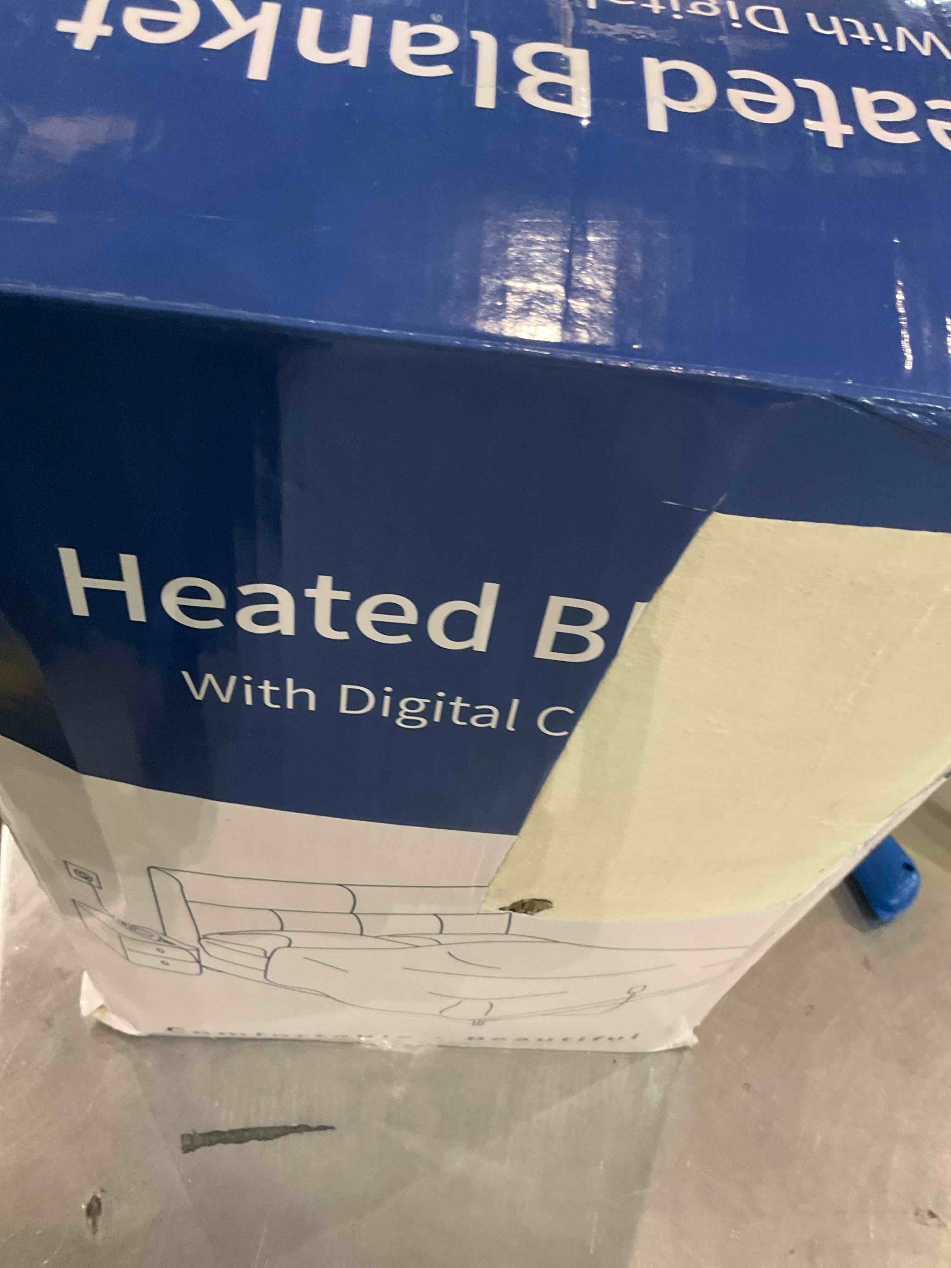 https://s3.amazonaws.com/lotting-images-prod/BargainHunt/EXS01244695_1711461147724.jpeg
