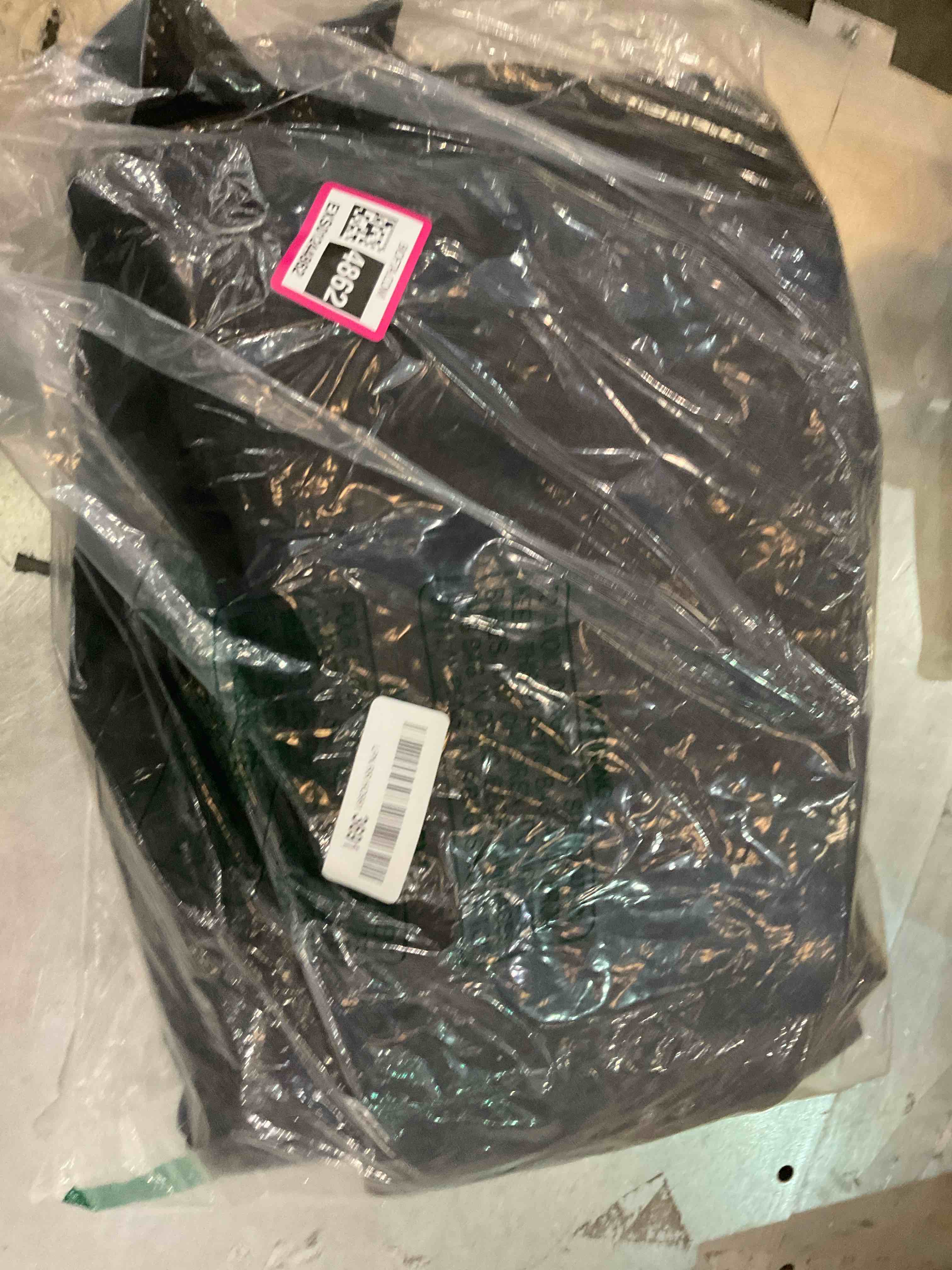 https://s3.amazonaws.com/lotting-images-prod/BargainHunt/EXS01244862_1711565308816.jpeg